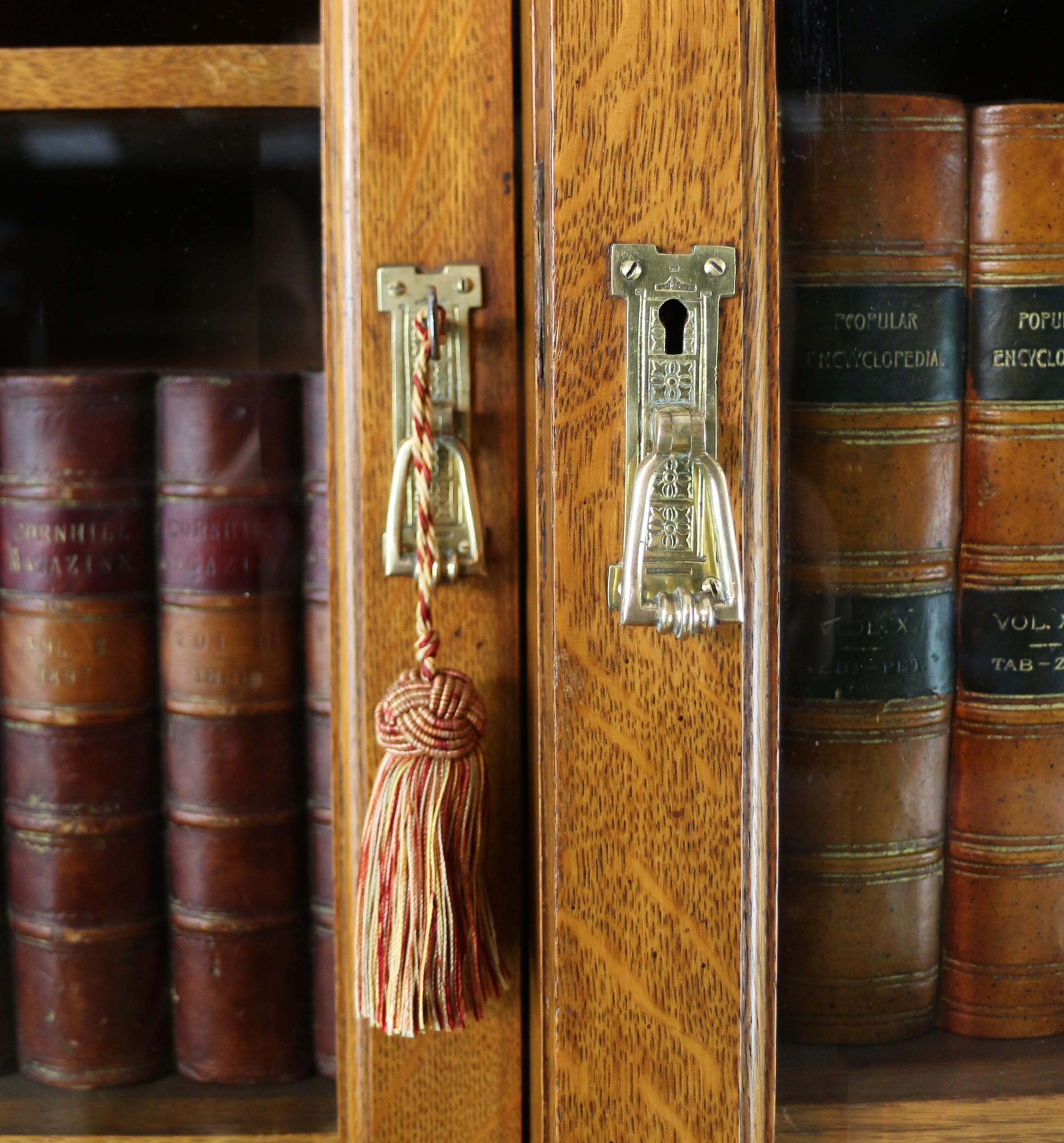 Antique English Victorian Art Nouveau Oak Breakfront Bookcase Display Cabinet For Sale 10