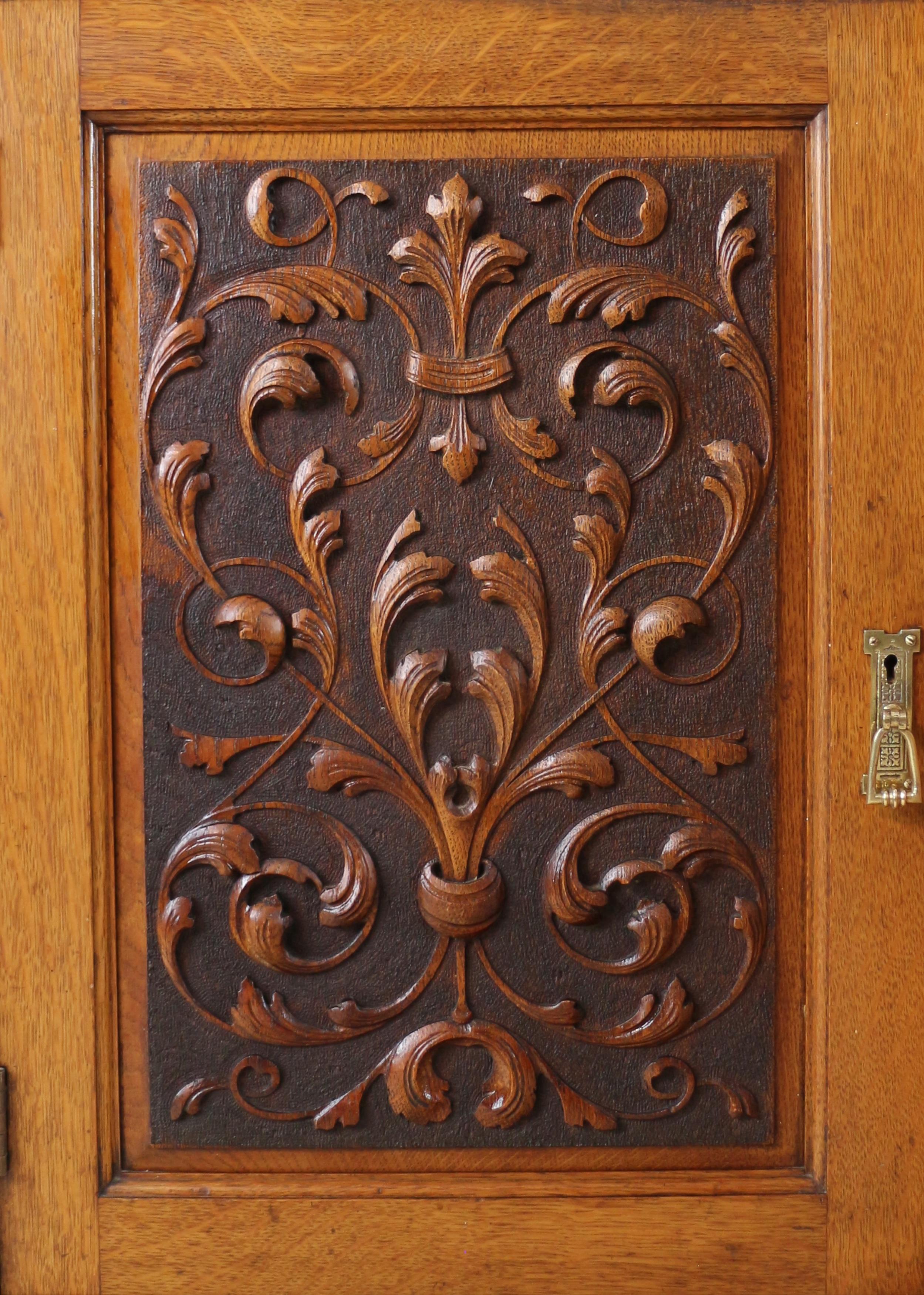 Antique English Victorian Art Nouveau Oak Breakfront Bookcase Display Cabinet 1