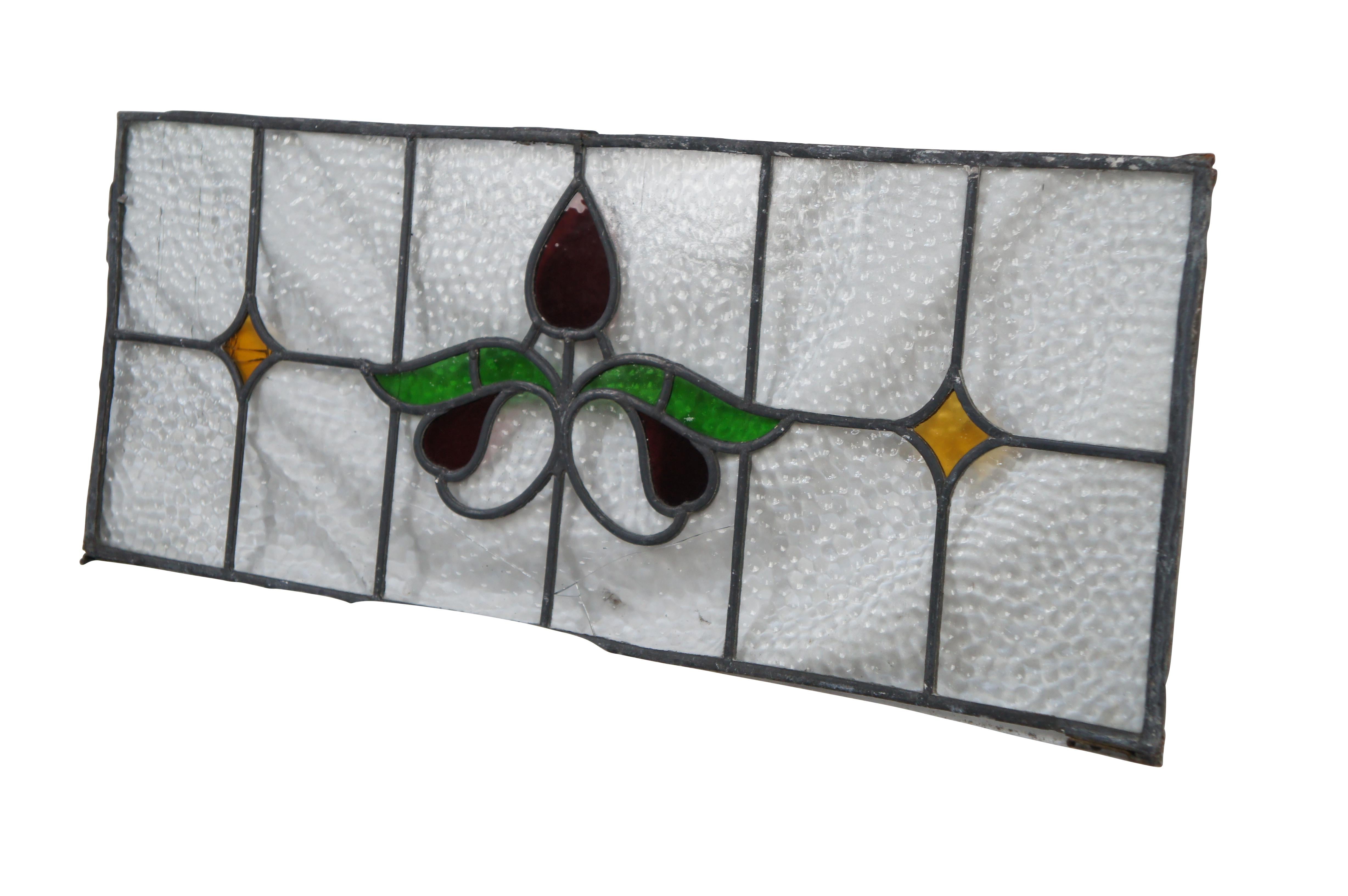 Art nouveau Antique vitrail de fenêtre de style victorien anglais Art Nouveau avec motifs floraux en vente