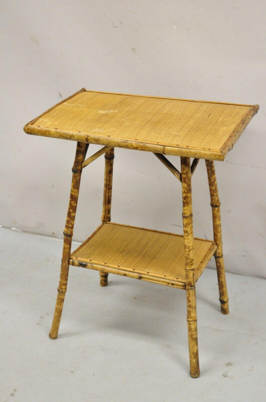 Mesa auxiliar antigua inglesa victoriana de bambú y caña de 2 pisos para plantas en venta 4