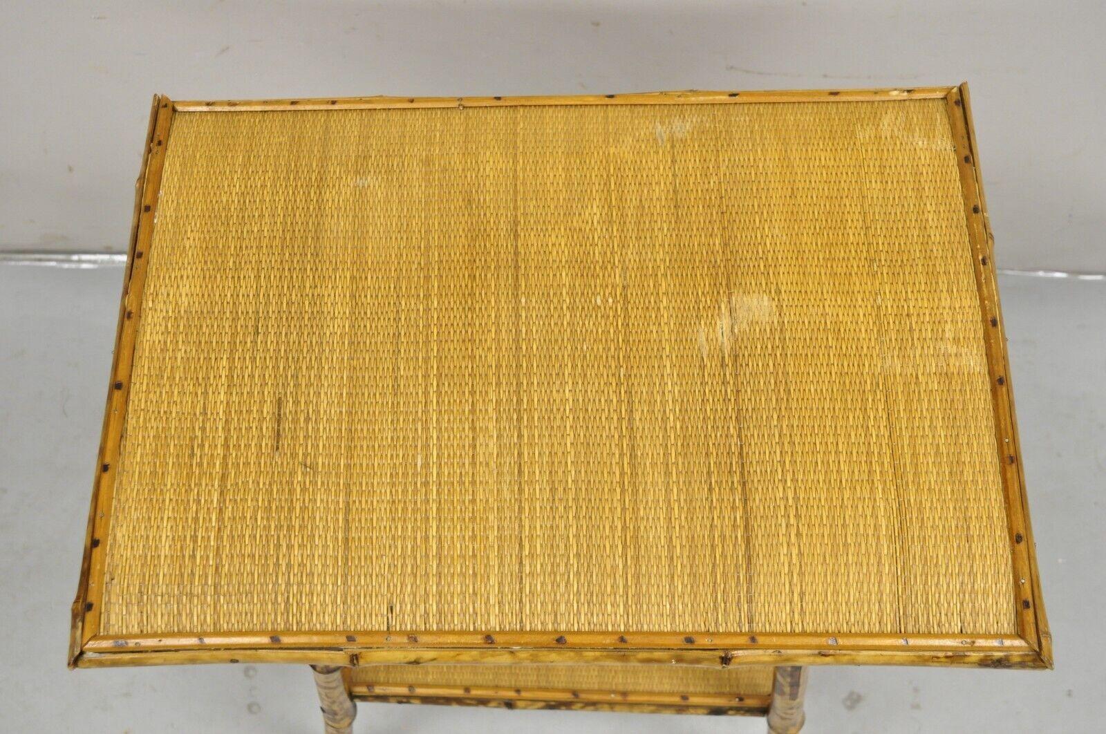 Bambou Ancienne table d'appoint victorienne en bambou et canne à deux niveaux pour plantes en vente