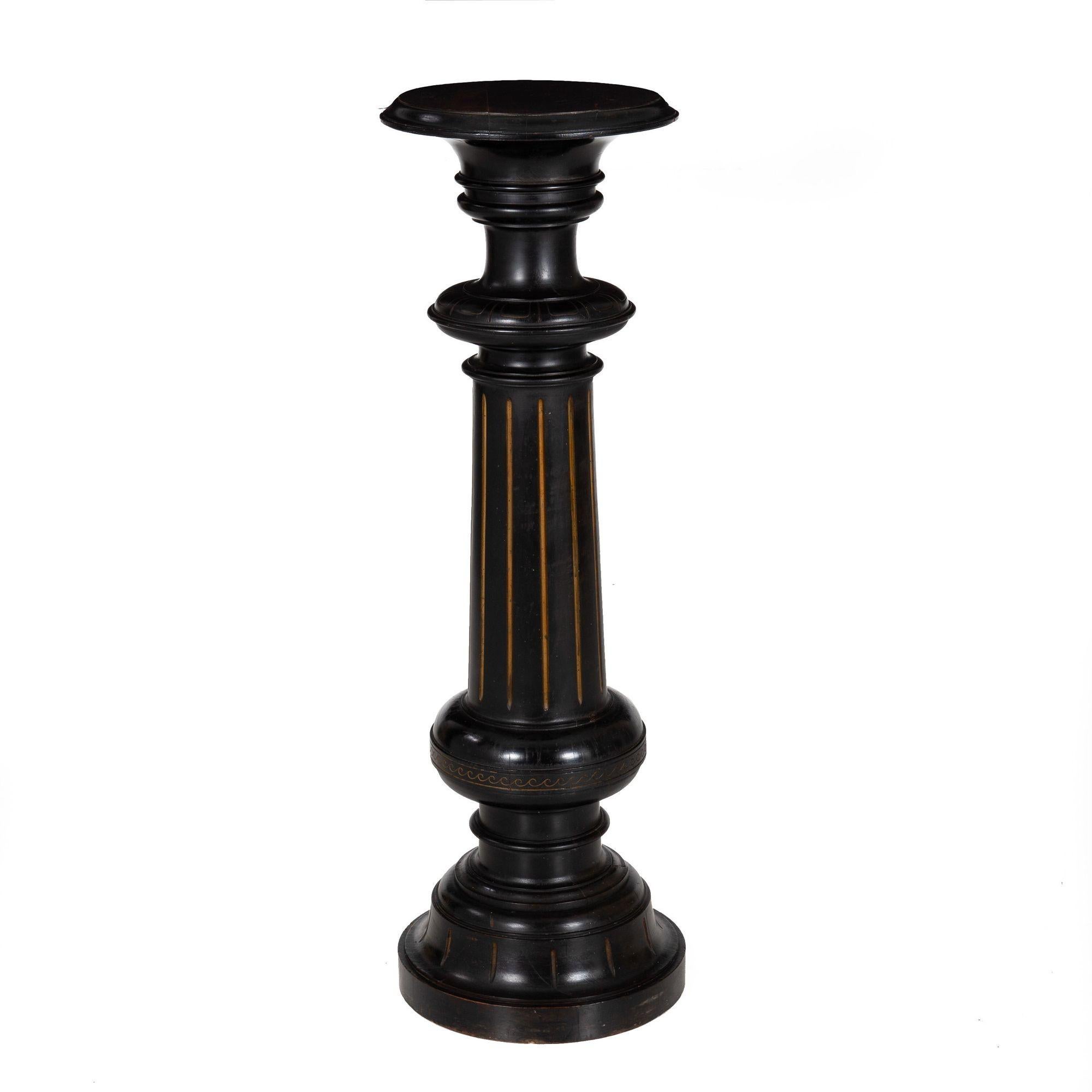 Antique English Victorian Black Ebonized Pedestal circa 1870 In Good Condition For Sale In Shippensburg, PA