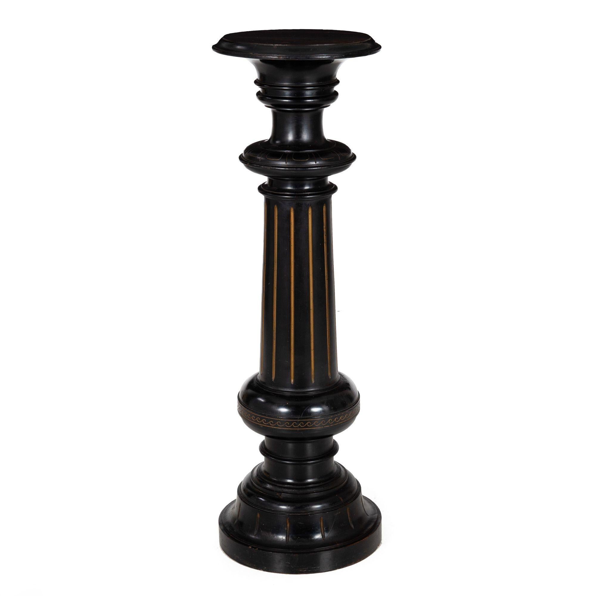 Anglais Antique English Victorian Black Ebonized Pedestal circa 1870 en vente