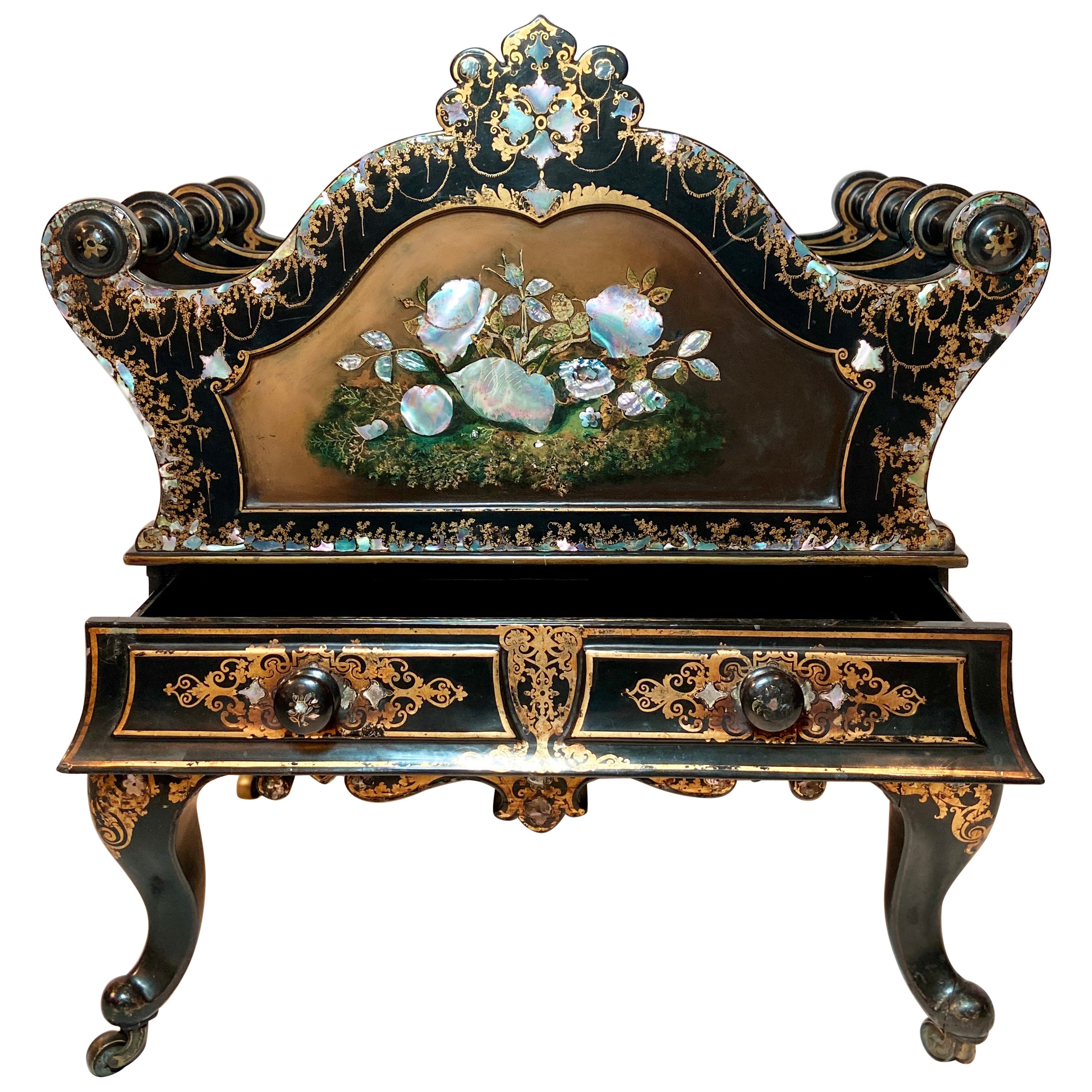 Ancienne laque noire victorienne anglaise avec nacre de Canterbury, vers 1860 en vente