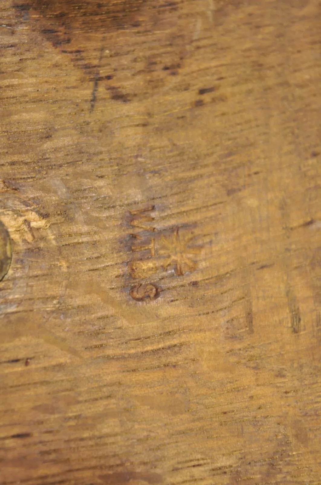 Ancien porte-revues victorien à volutes en laiton et en bois d'Oak Oak en vente 4