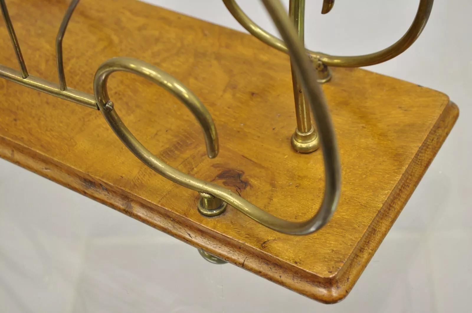 Victorien Ancien porte-revues victorien à volutes en laiton et en bois d'Oak Oak en vente
