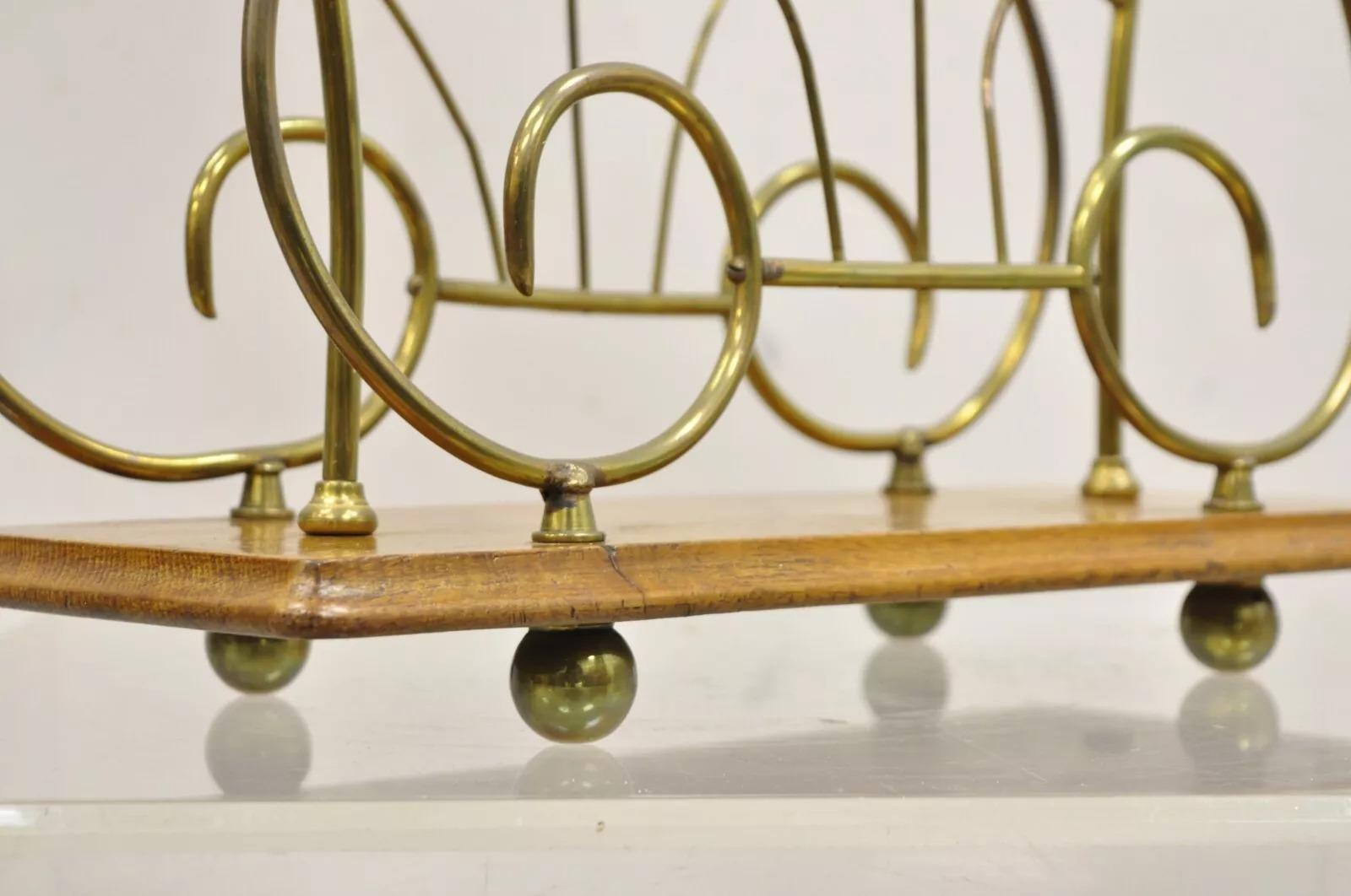 Ancien porte-revues victorien à volutes en laiton et en bois d'Oak Oak en vente 2