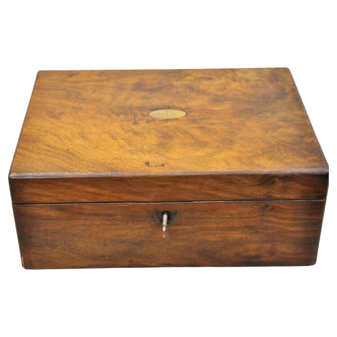 Ancienne petite boîte de bureau en ronce de noyer de l'époque victorienne anglaise avec intérieur aménagé