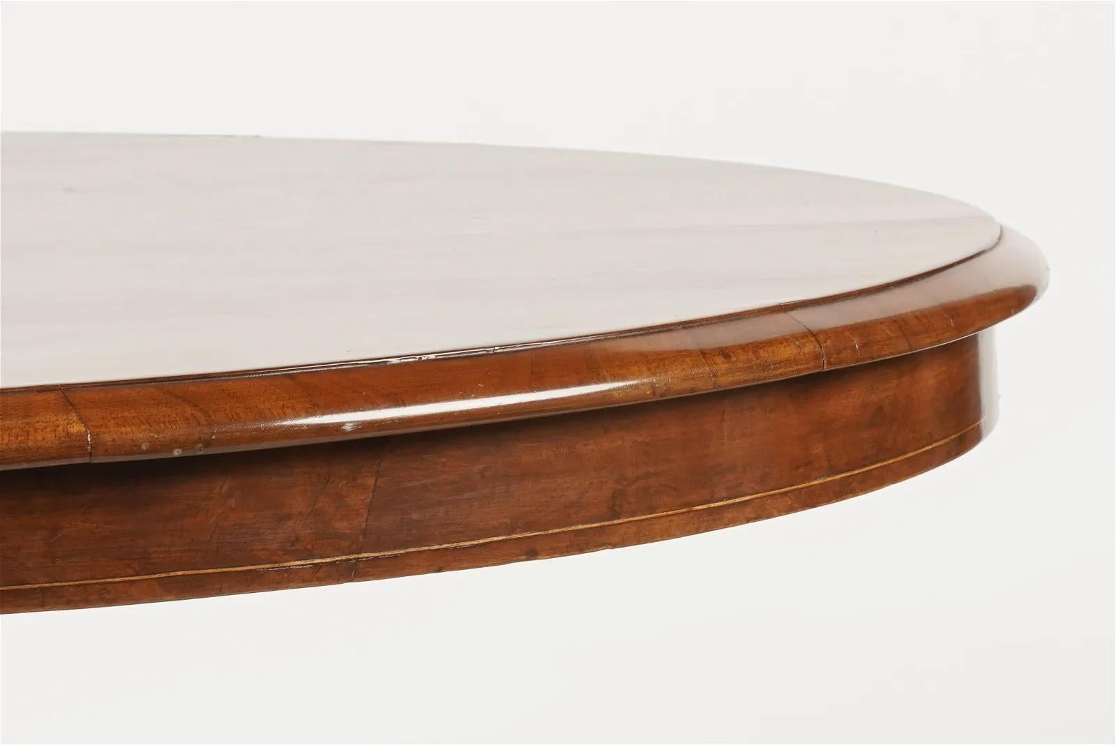 British Antique English Victorian Burl Walnut Tilt Top Center Table - Mid 19th Century For Sale