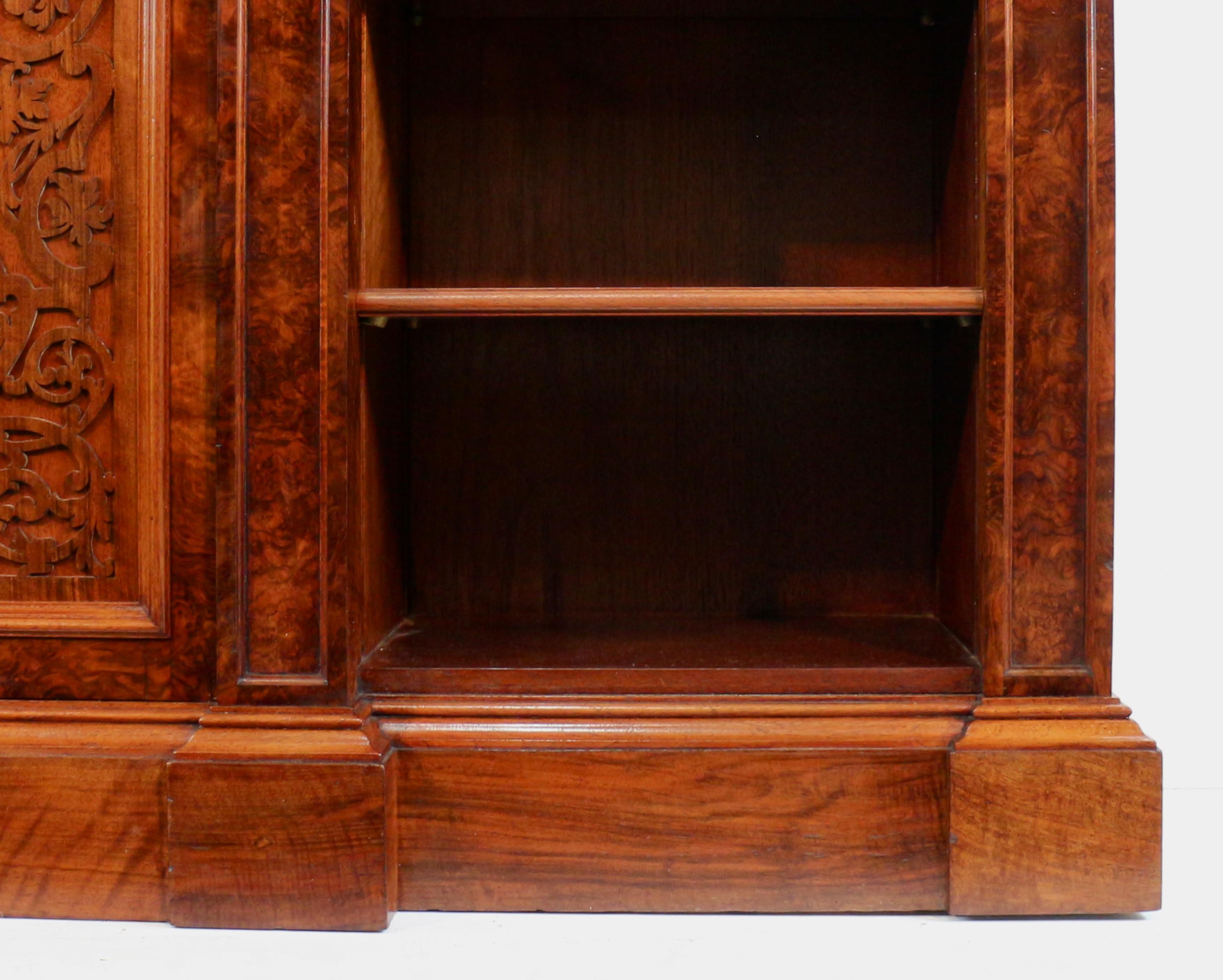 Antique English Victorian Burr Walnut Breakfront Bookcase / Side Cabinet For Sale 4