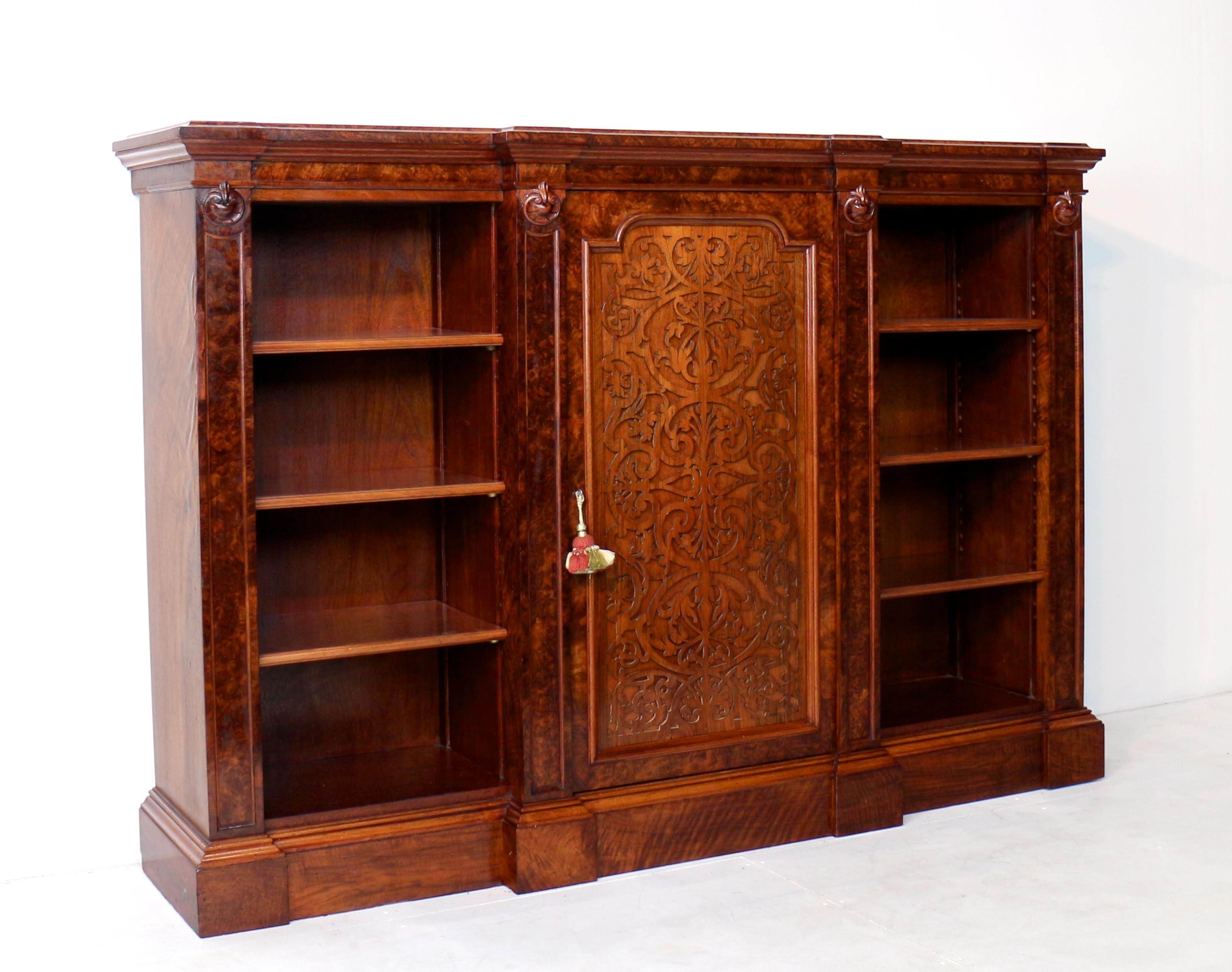 Antique English Victorian Burr Walnut Breakfront Bookcase / Side Cabinet In Good Condition For Sale In Glasgow, GB