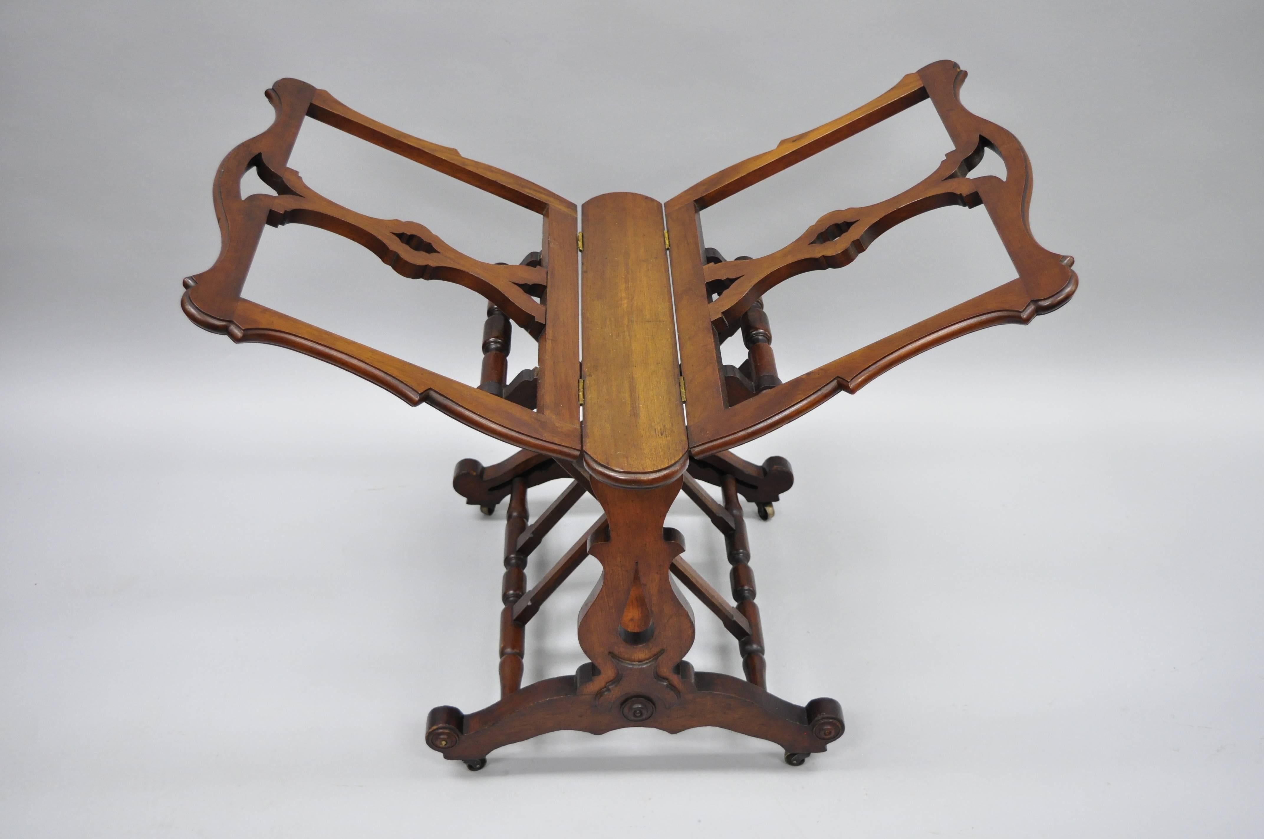Antique English Victorian Carved Walnut Adjustable Print or Book Stand In Excellent Condition In Philadelphia, PA