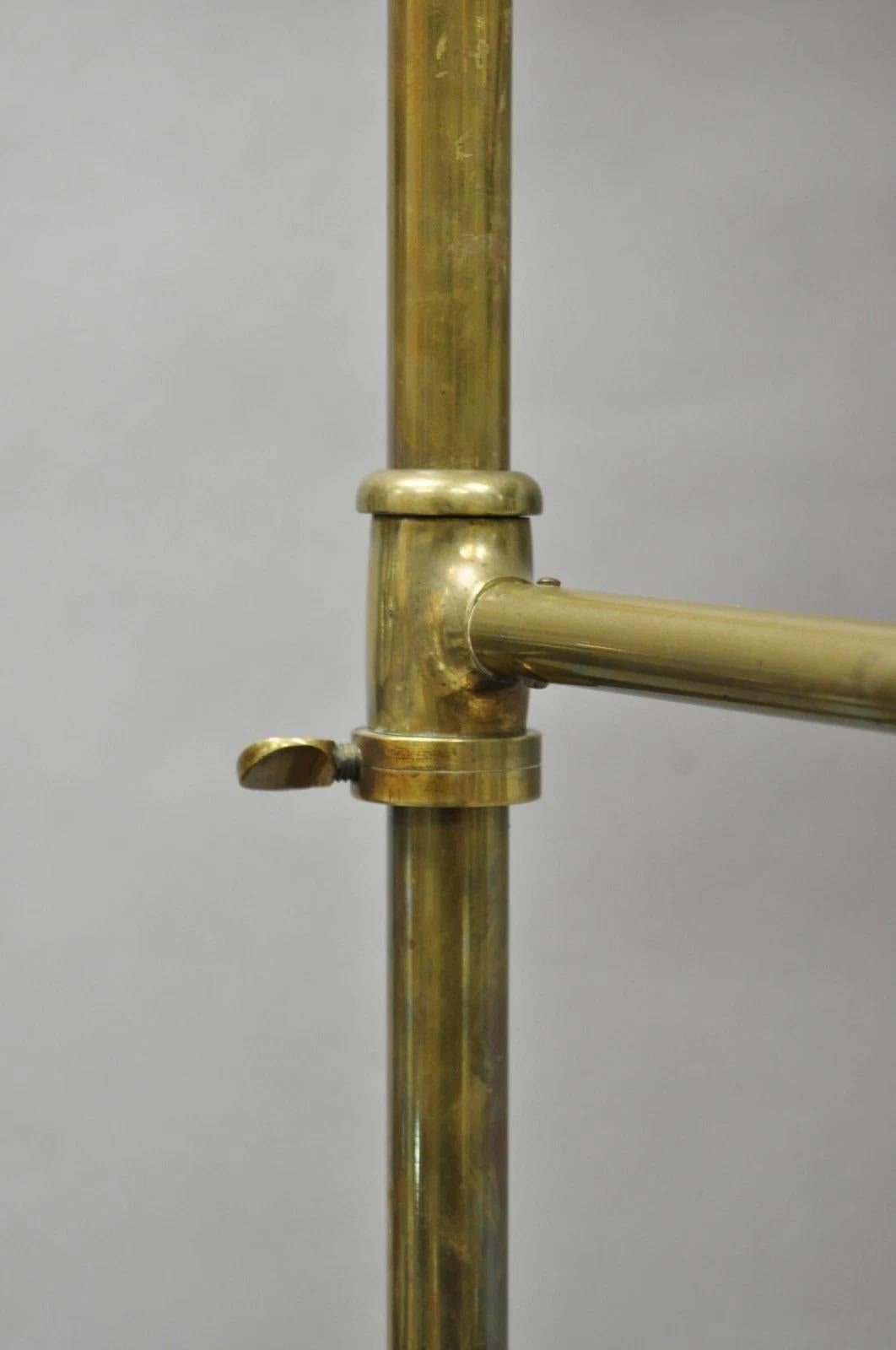 Ancien lutrin anglais victorien en fonte à pattes en noyer et laiton avec lampe en vente 10