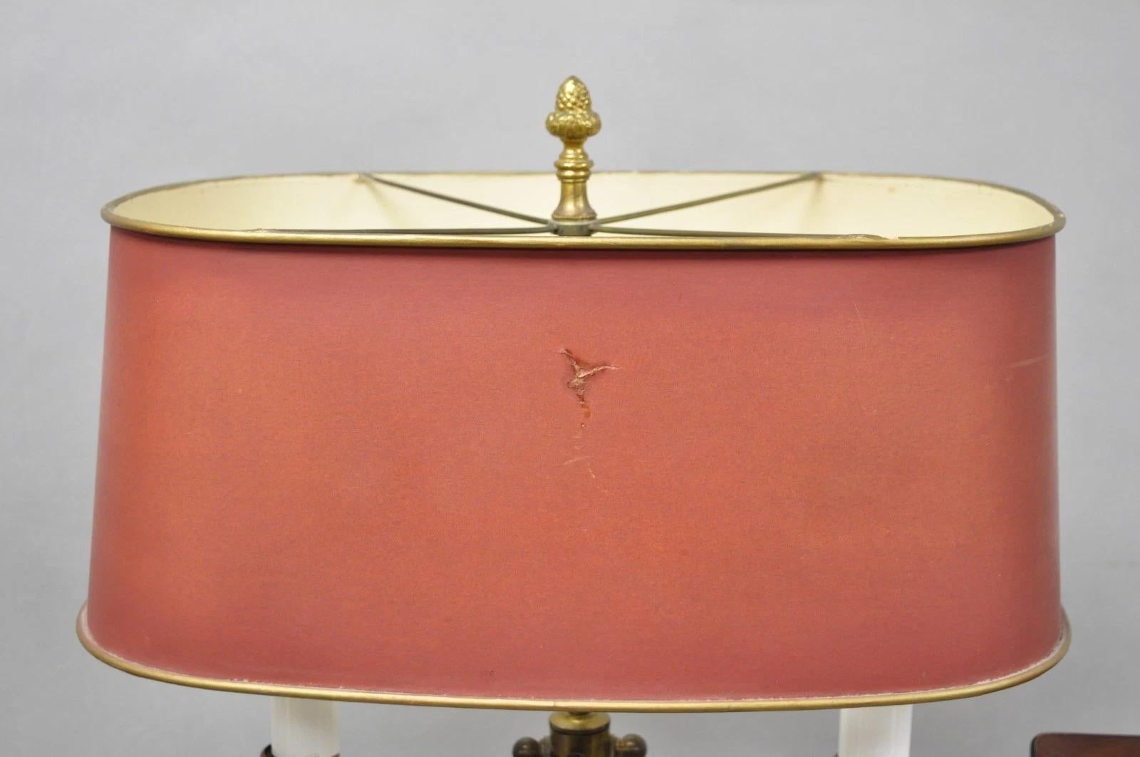 Ancien lutrin anglais victorien en fonte à pattes en noyer et laiton avec lampe en vente 2