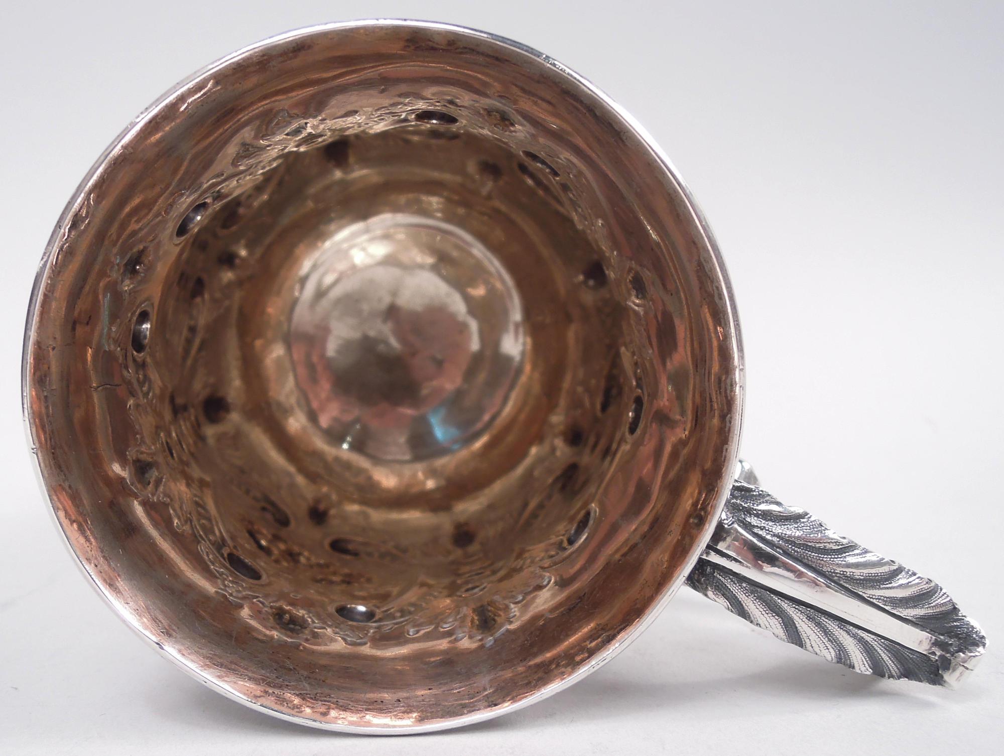 Antique English Victorian Classical Sterling Silver Cann, 1864 For Sale 2