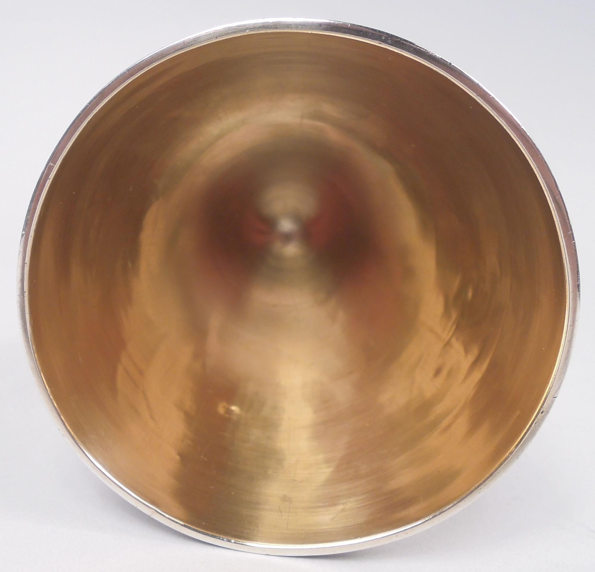 Antigua copa inglesa victoriana clásica de plata de ley, 1865 en Bueno estado para la venta en New York, NY