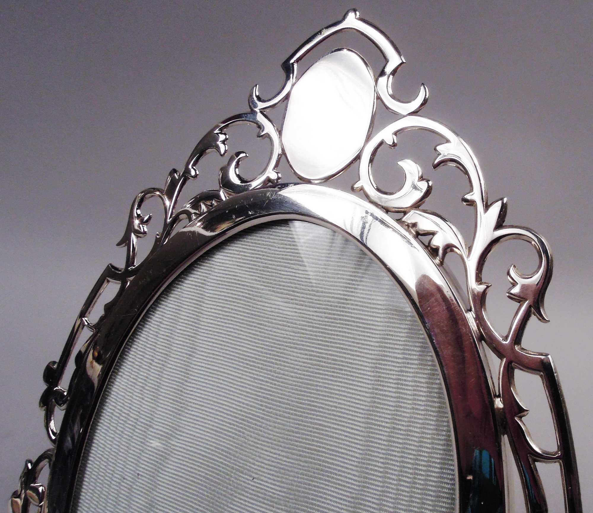 Britannique Antique English Victorian Classical Sterling Silver Picture Frame, 1898 en vente