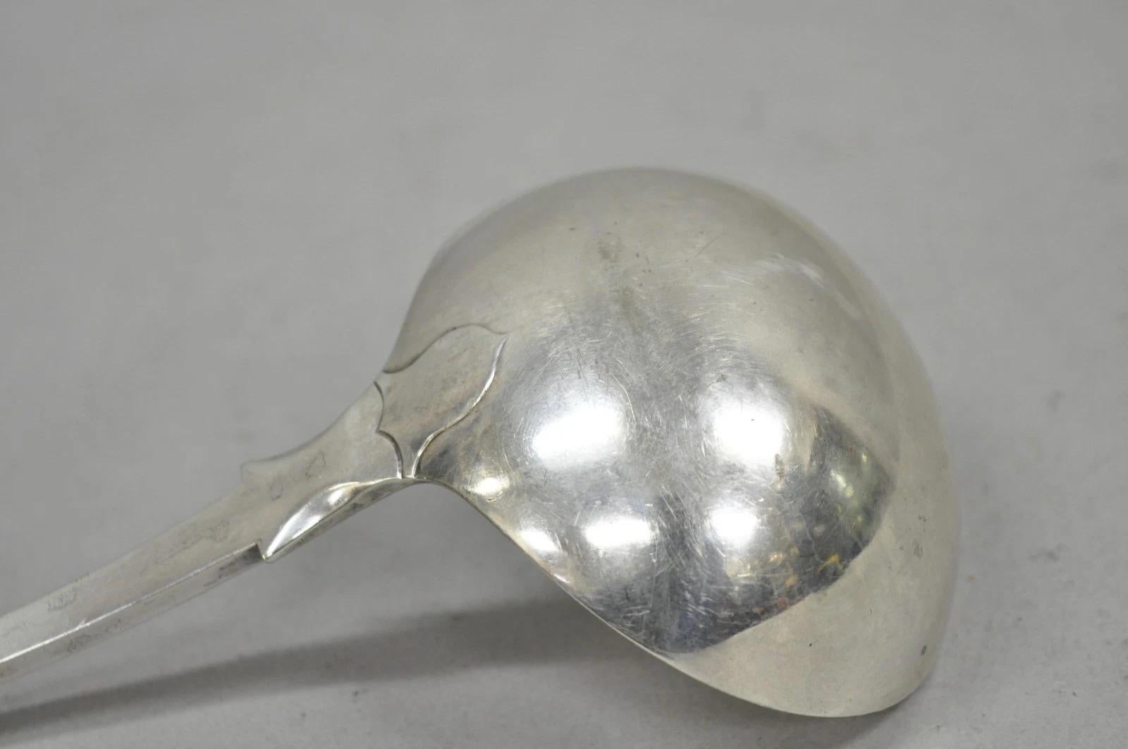 Antico mestolo da zuppa inglese vittoriano Daniel & Arter con motivo a violino e placcato in argento in vendita 1