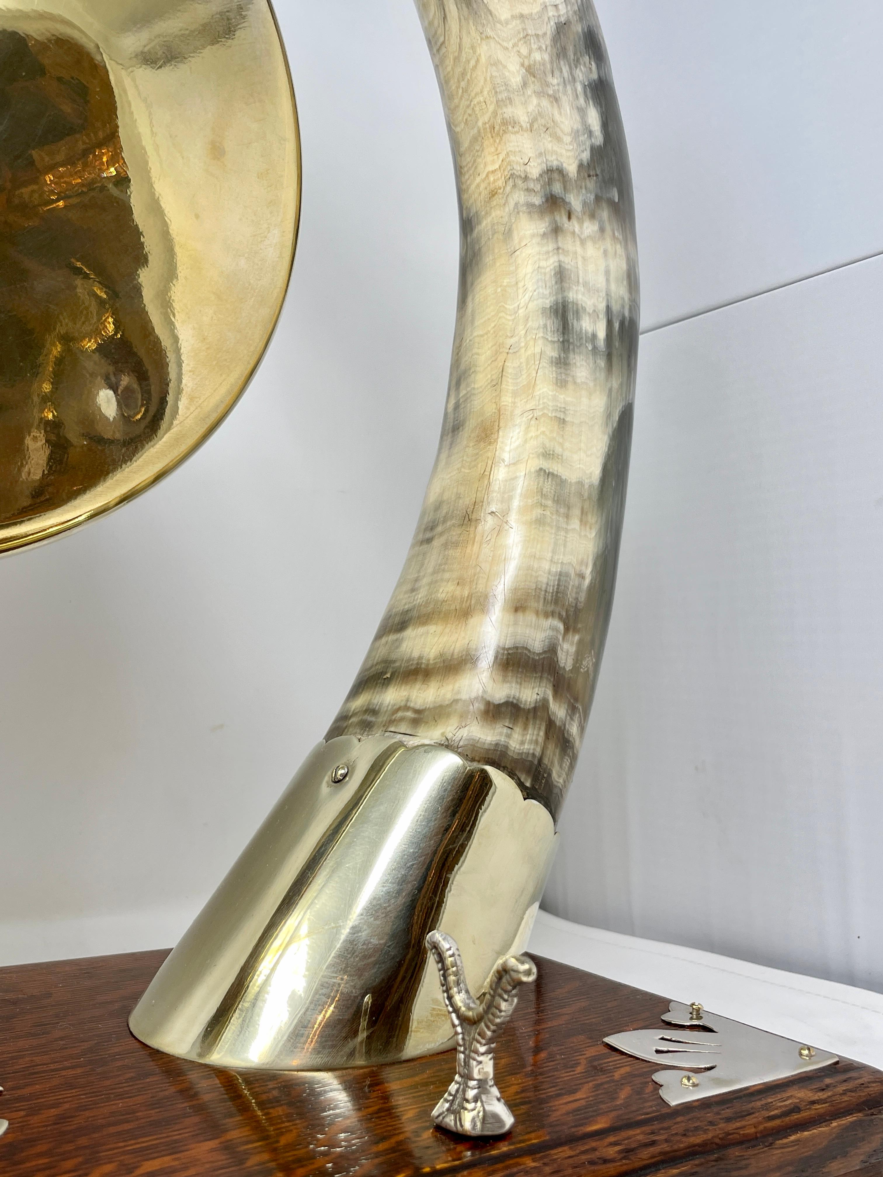 Antikes englisches viktorianisches Abendessenkleid mit versilberten Bovine- Horns aus Sheffield (Old Sheffield Plate)