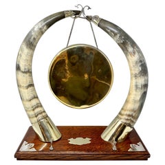 Antikes englisches viktorianisches Abendessenkleid mit versilberten Bovine- Horns aus Sheffield