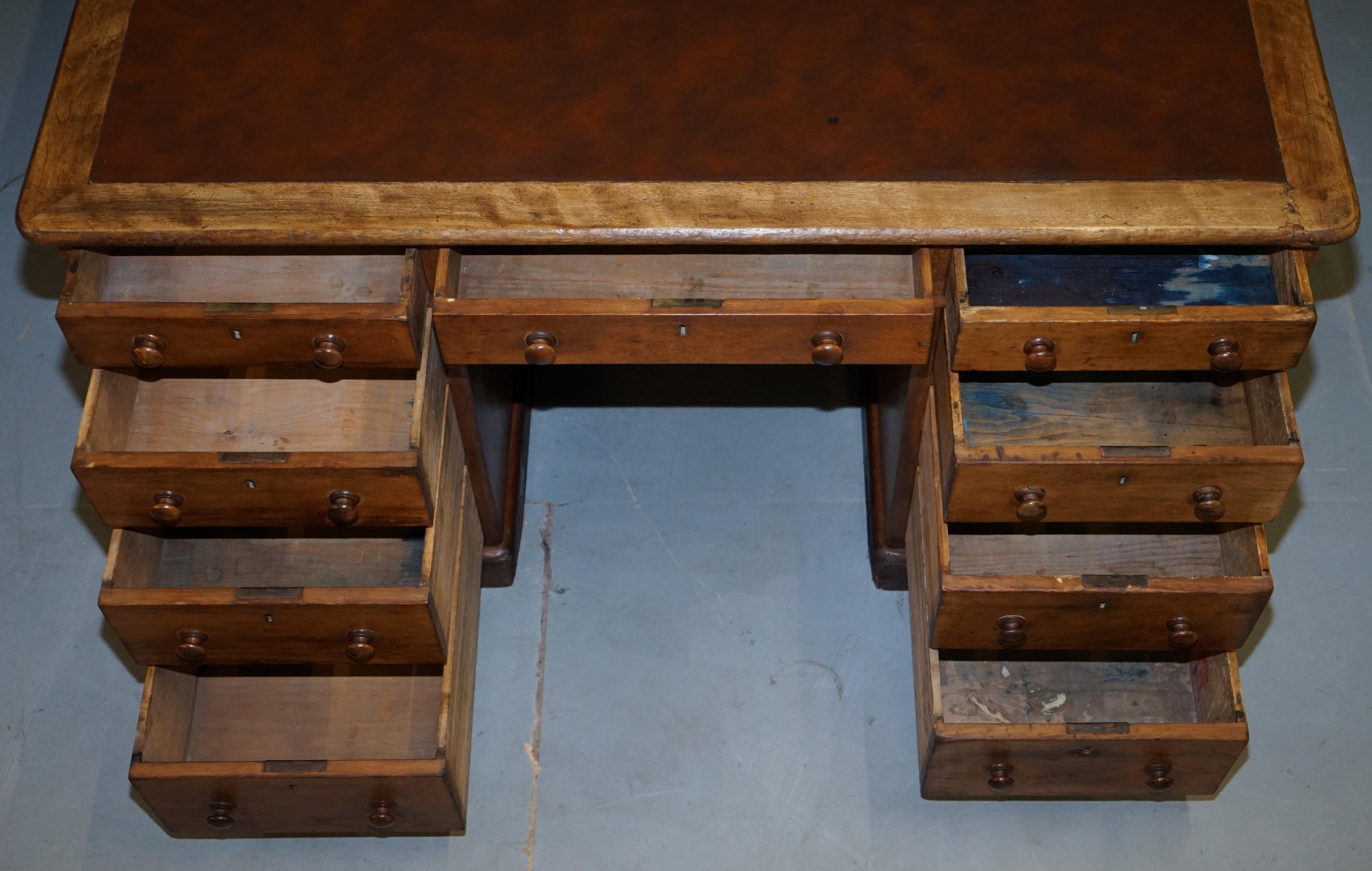 Antique English Victorian Double Sided Oak Twin Pedestal 18 Drawer Kneehole Desk For Sale 12