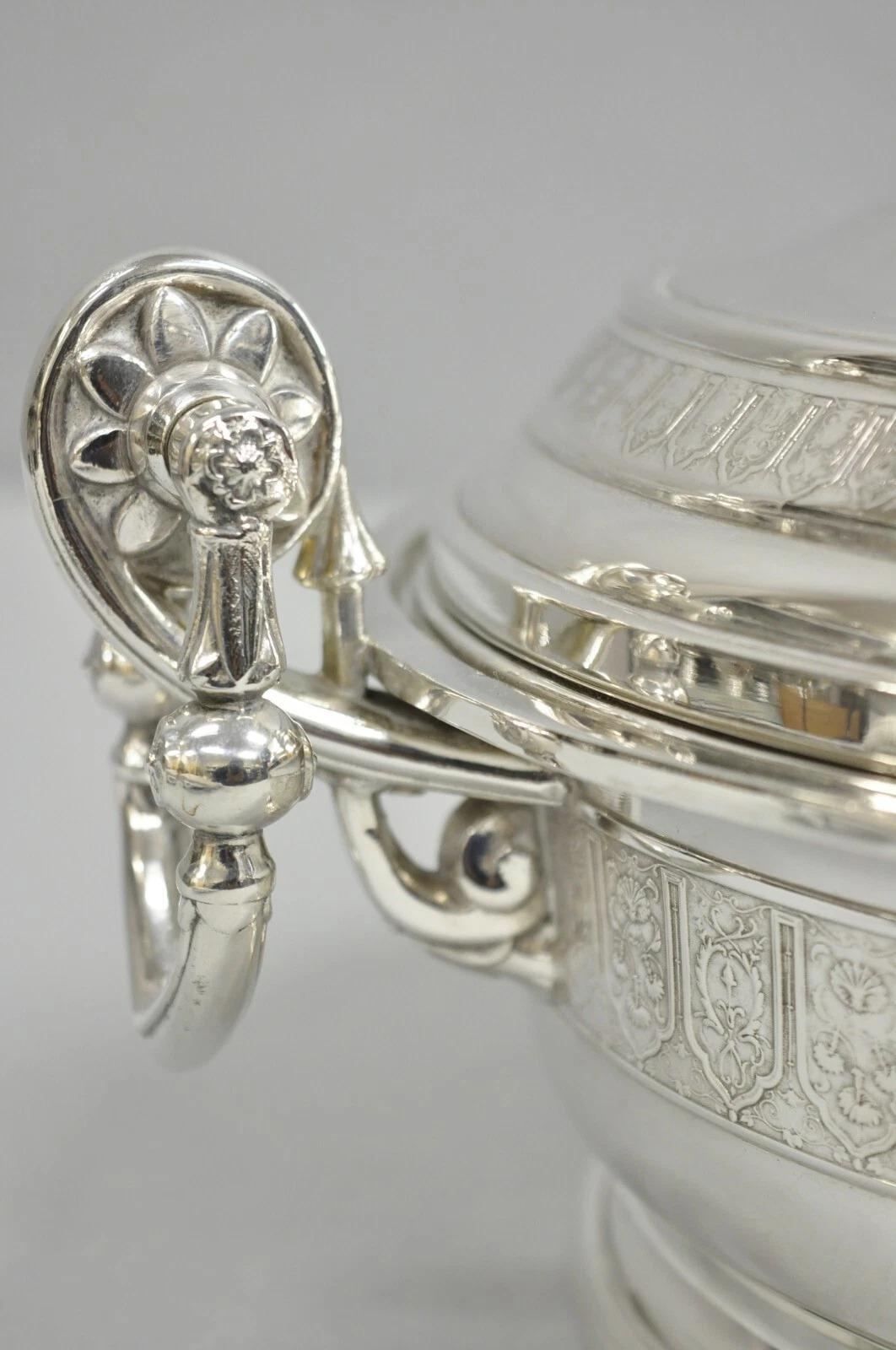 20ième siècle Soupière anglaise victorienne ancienne Reed & Barton plaquée argent en vente