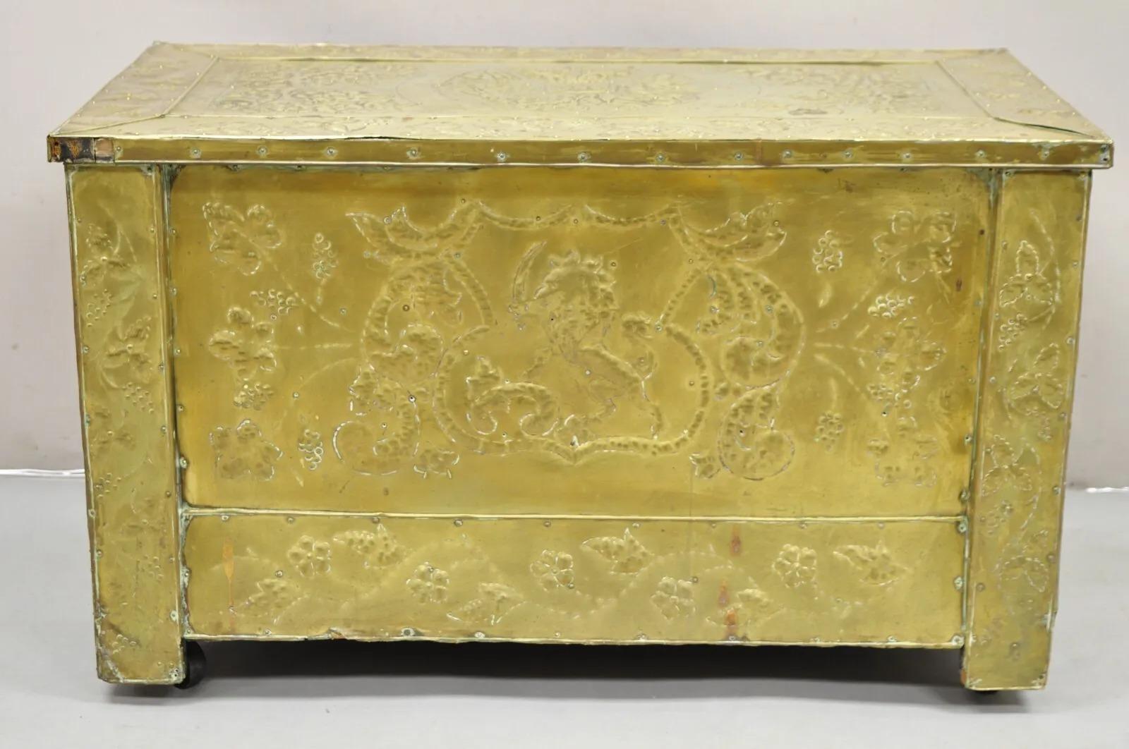Antique English Victorian Figural Brass Clad Wooden Blanket Chest Storage Trunk In Good Condition For Sale In Philadelphia, PA