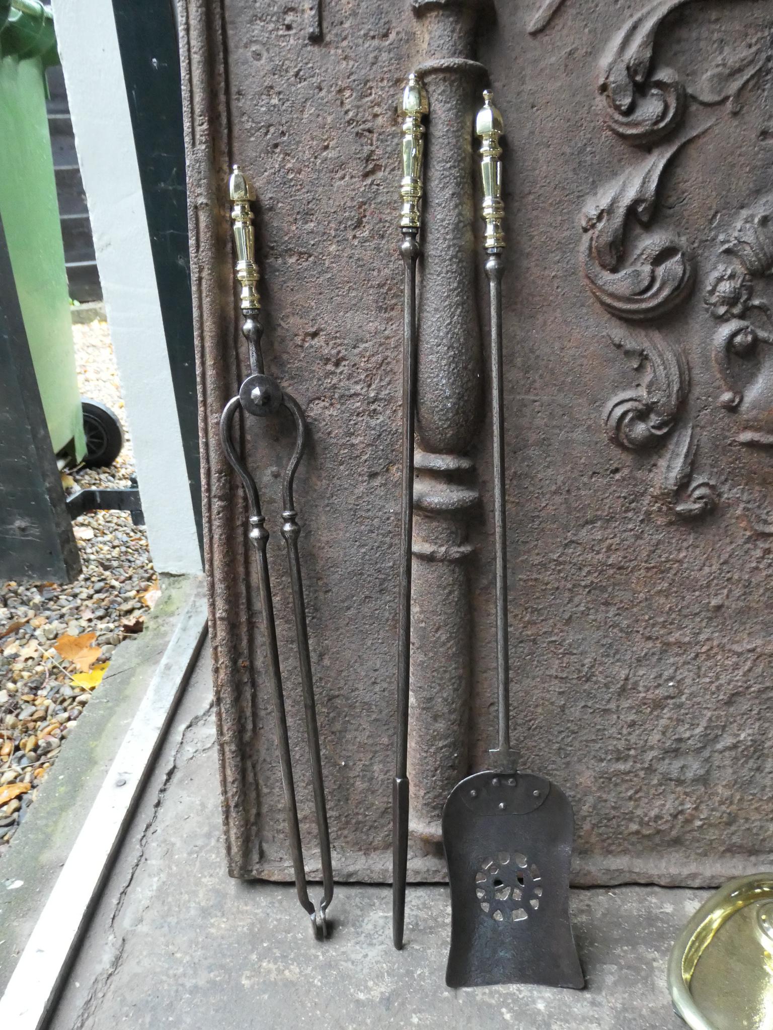 Antique English Victorian Fireplace Companion Set, 19th C For Sale 1