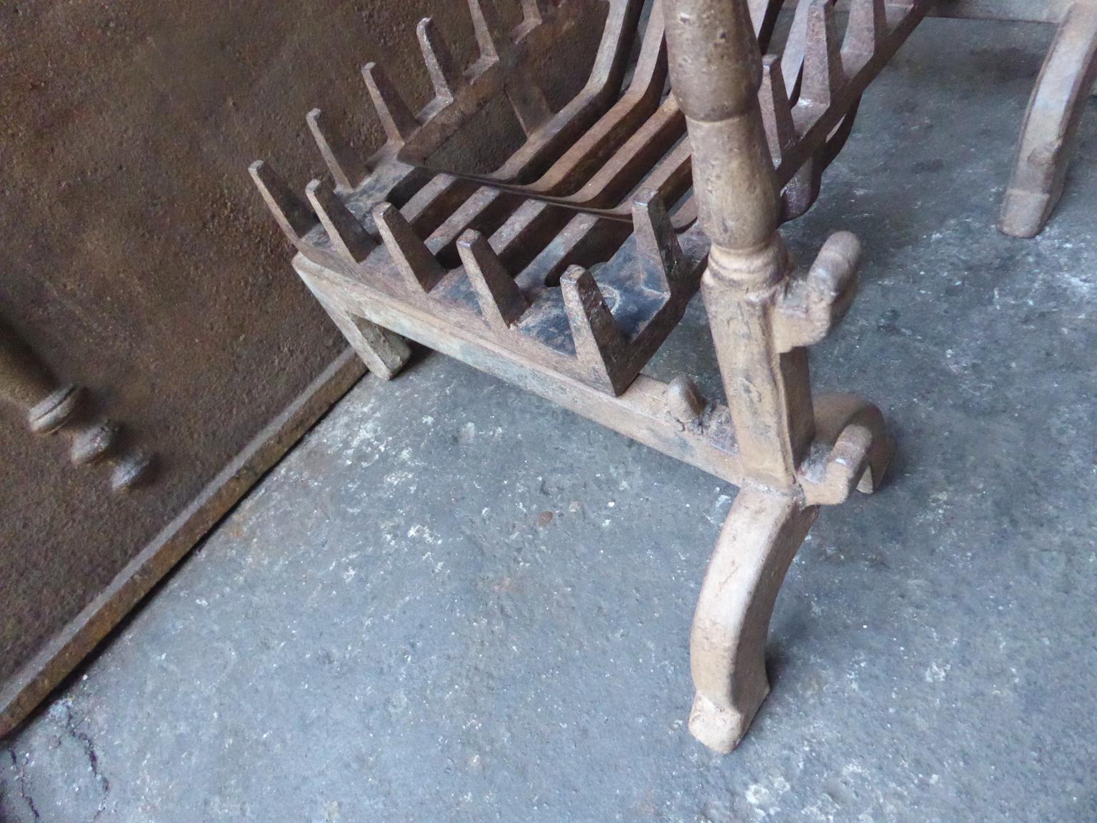  Antique English Victorian Fireplace Grate or Fire Grate, 19th Century 4