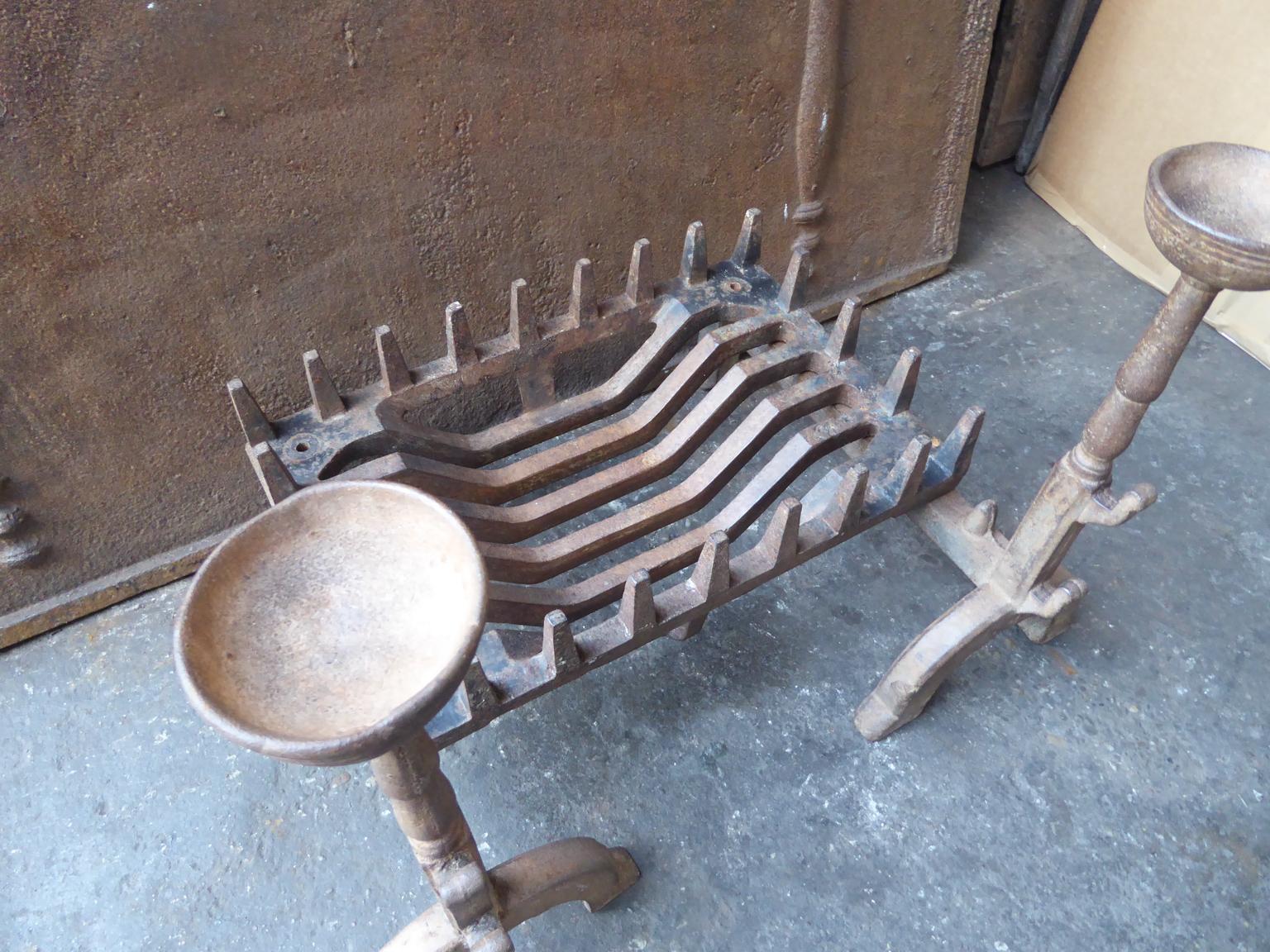  Antique English Victorian Fireplace Grate or Fire Grate, 19th Century 5