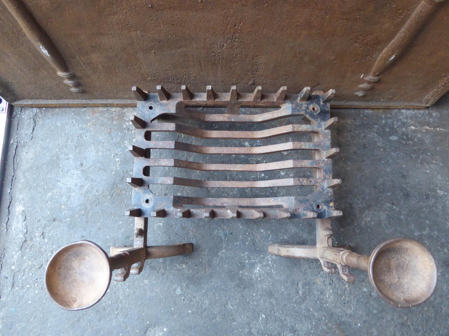  Antique English Victorian Fireplace Grate or Fire Grate, 19th Century 6