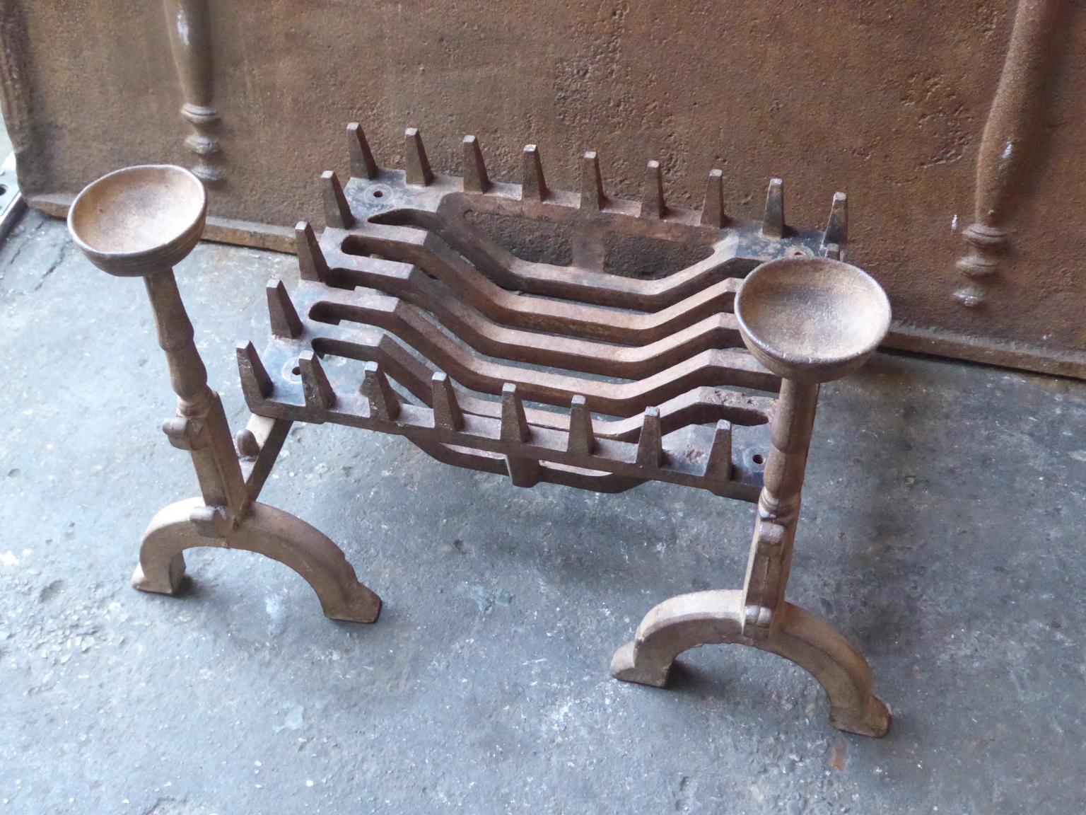 Cast  Antique English Victorian Fireplace Grate or Fire Grate, 19th Century