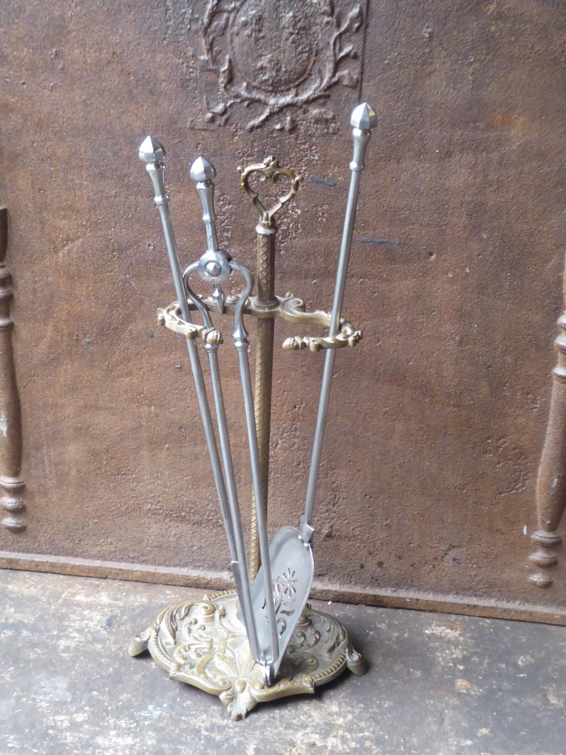 Antique English Victorian Fireplace Tools or Fire Tools, 19th Century In Good Condition For Sale In Amerongen, NL