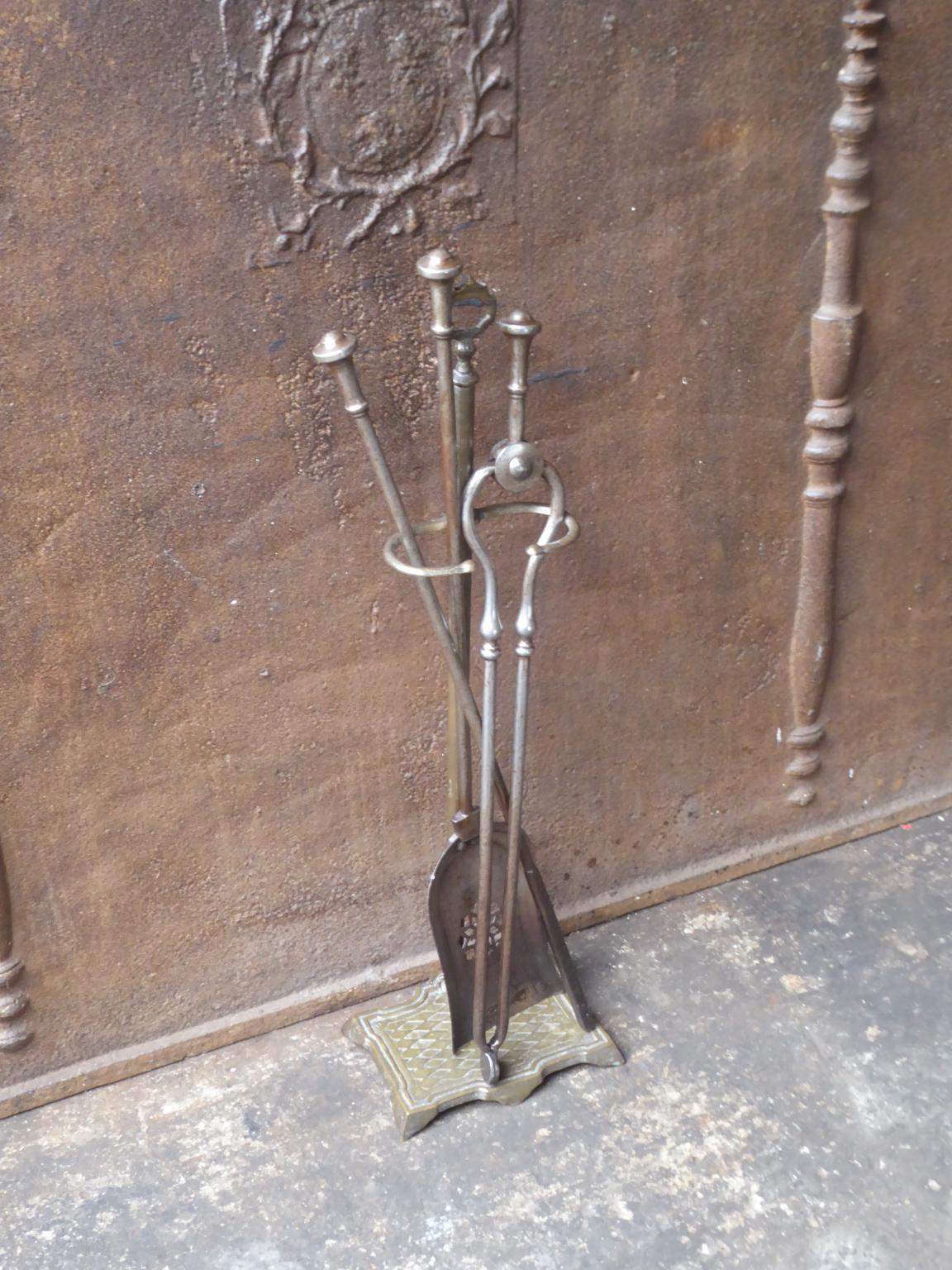 Antique English Victorian Fireplace Tools or Fire Tools, 19th Century In Good Condition In Amerongen, NL