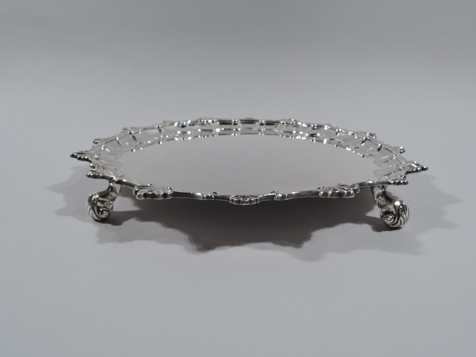 Antique English Victorian Georgian Sterling Silver Salver In Excellent Condition In New York, NY