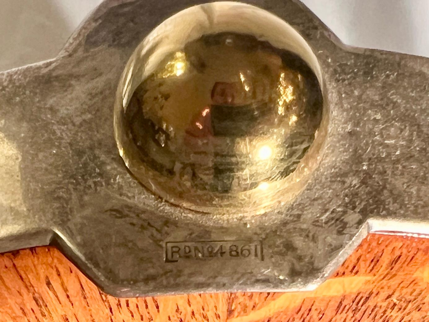 Antiker englischer viktorianischer Gong aus goldener Eiche und Messing, um 1880-1890. im Zustand „Gut“ im Angebot in New Orleans, LA