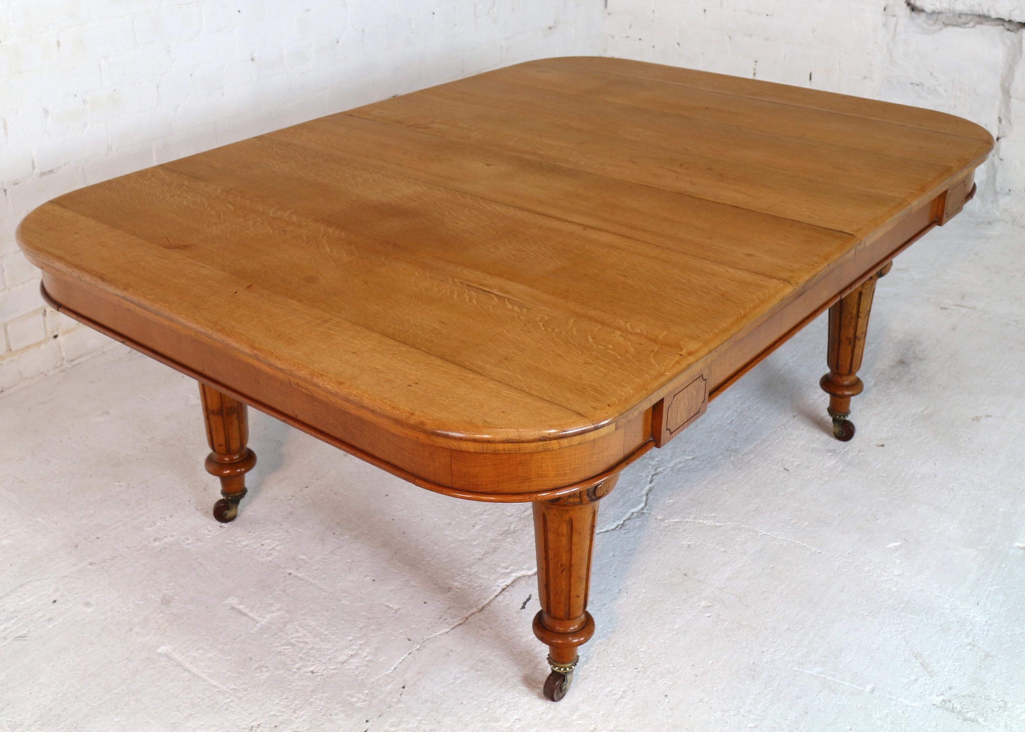 Antique English Victorian Golden Oak Extending Dining Table and Two Leaves 10