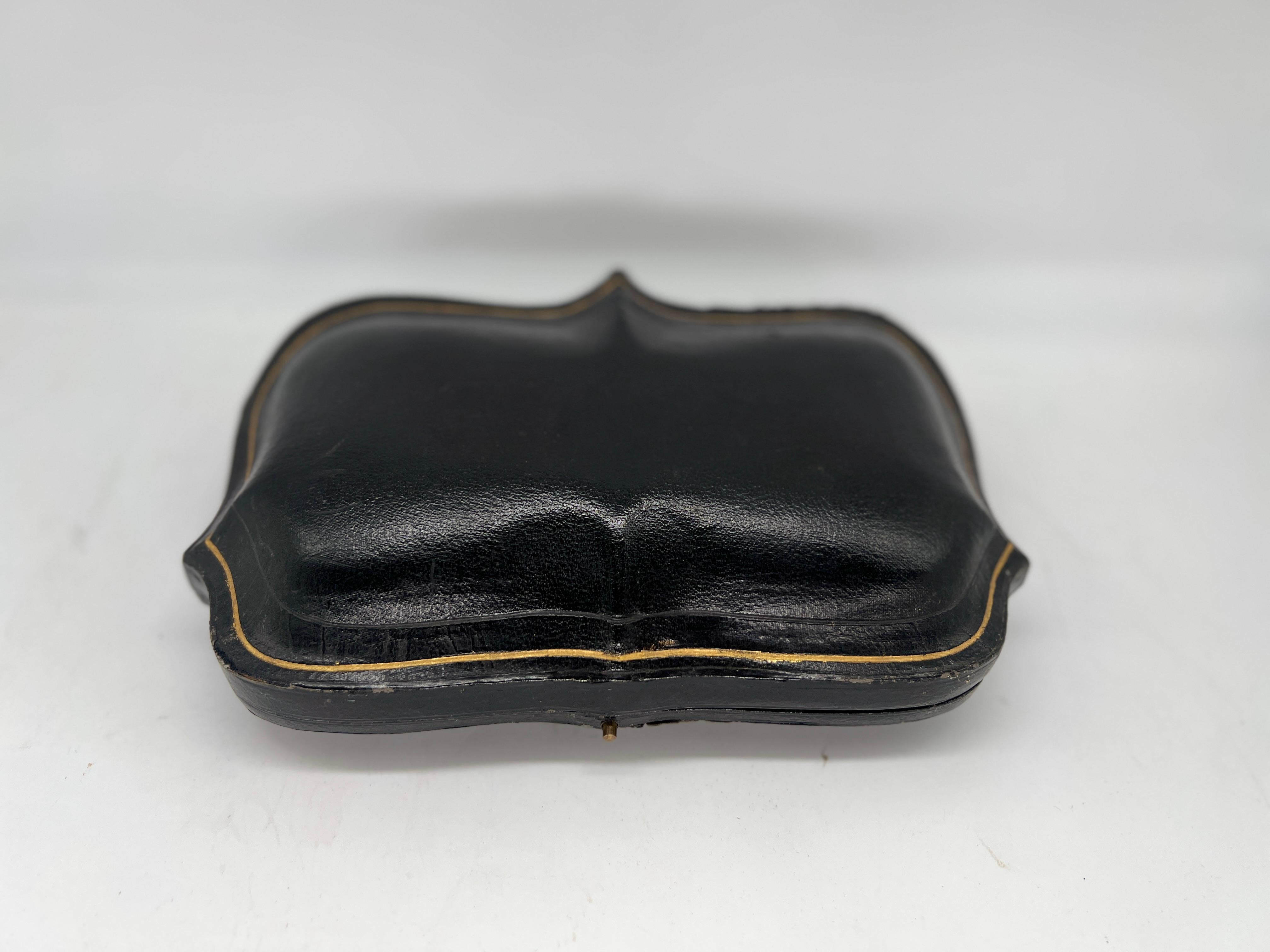 Antique salière trophée victorienne anglaise « Goldsmiths & Silversmiths » en argent sterling Bon état - En vente à Atlanta, GA