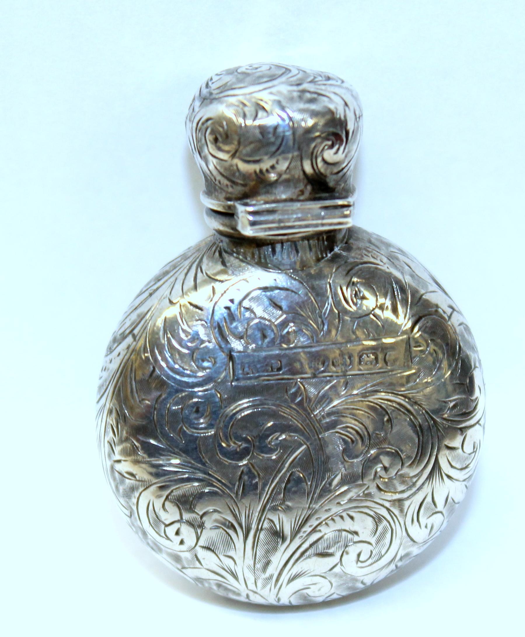 Antique English Victorian Hallmarked Sterling Silver Scent/Perfume Bottle 1