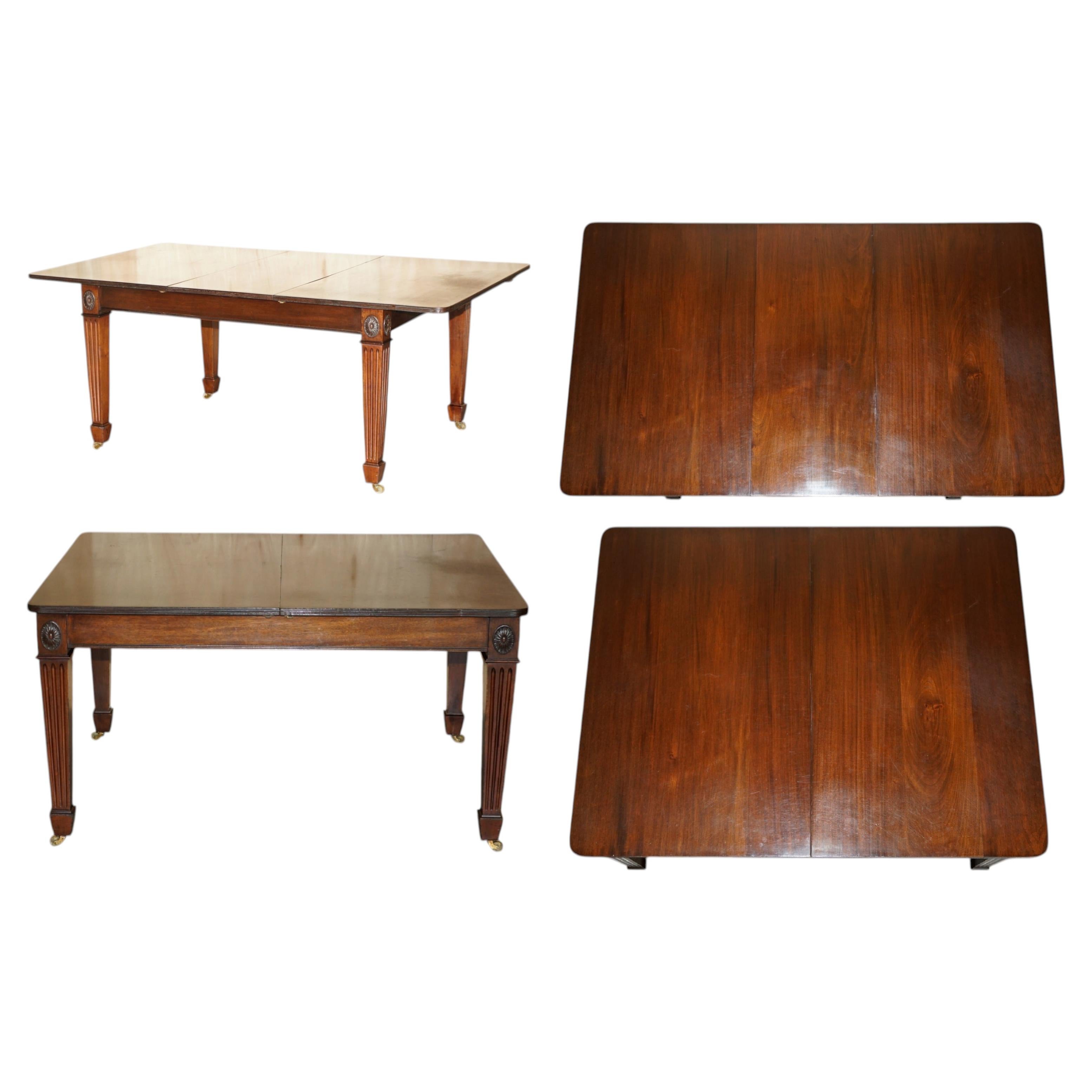 TABLE À MANGER ANTIQUE ANGLAISE DE STYLE VICTORIEN EN BOIS MASSIF, MODÈLE « James Shoolbred » À PIEDS TÉLESCOPIQUES en vente