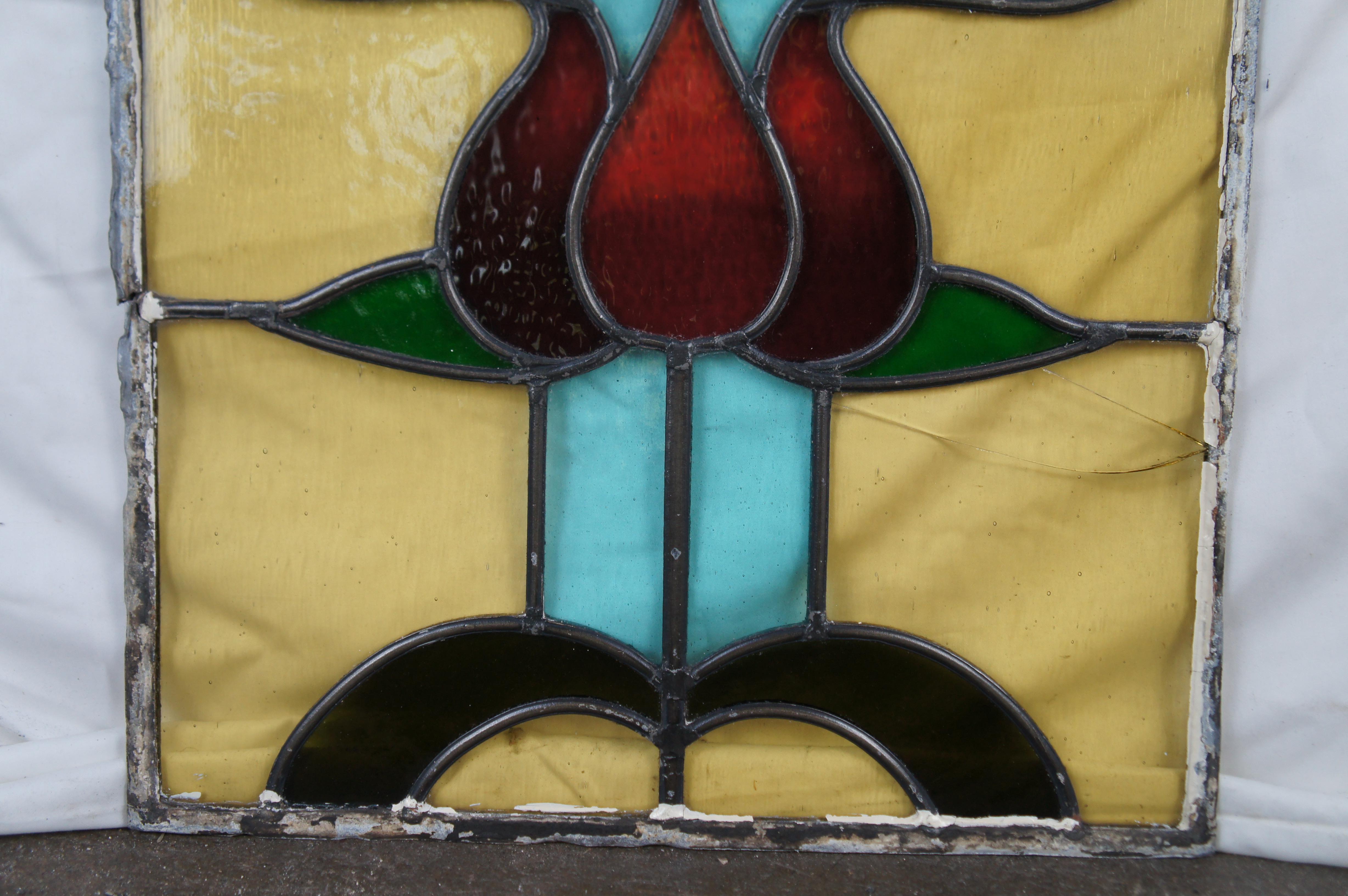 20ième siècle Antique English Victorian Leaded Stained Glass Triple Rose Window Panel 17