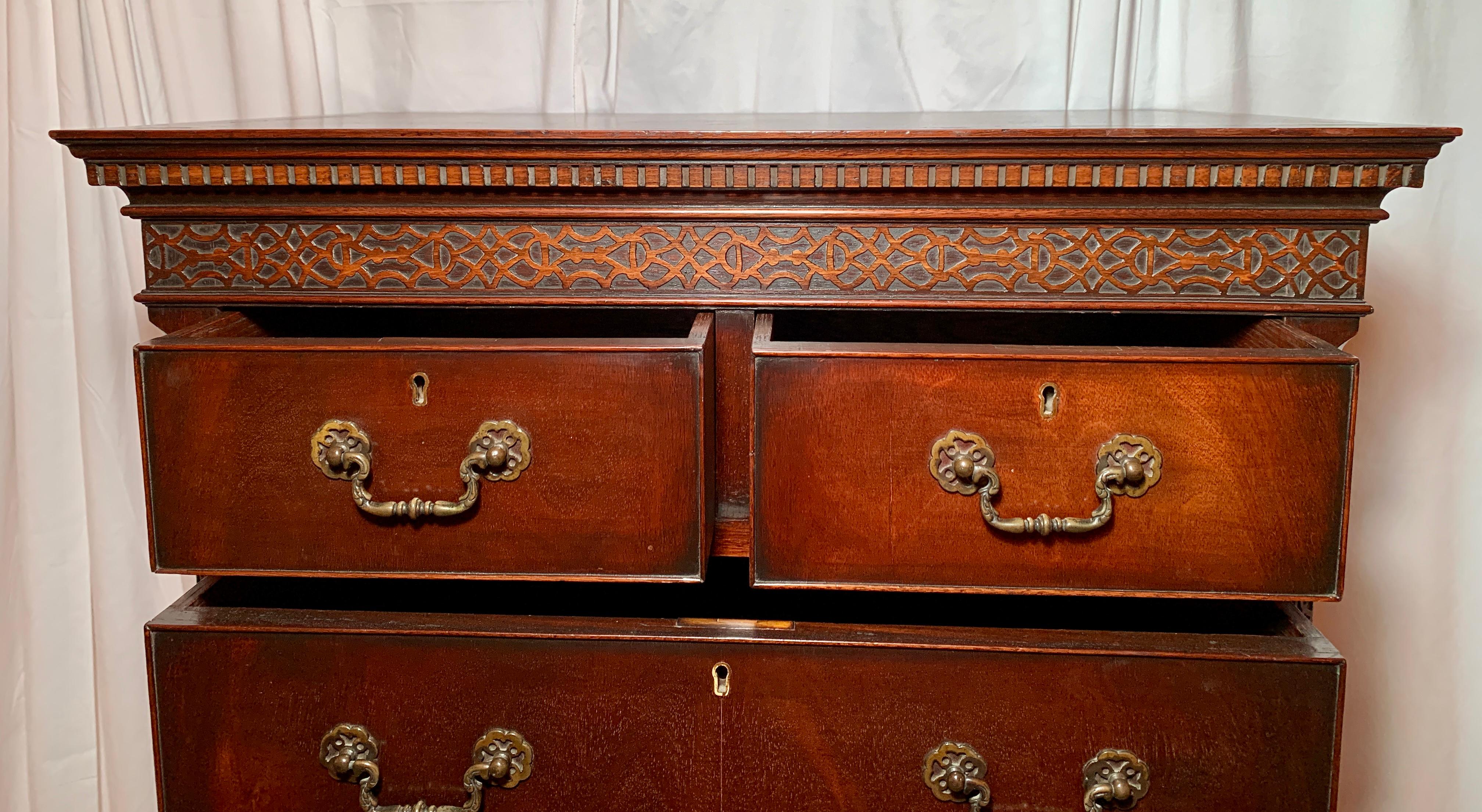 Antique English Victorian Mahogany Chest on Chest, Circa 1880 In Good Condition For Sale In New Orleans, LA