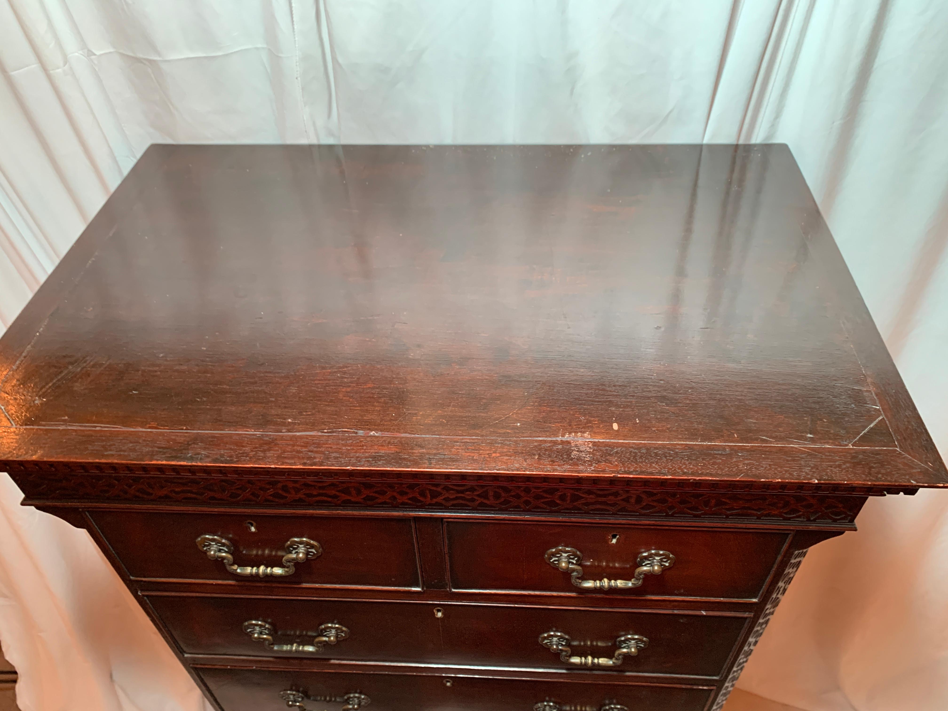 Antique English Victorian Mahogany Chest on Chest, Circa 1880 For Sale 1