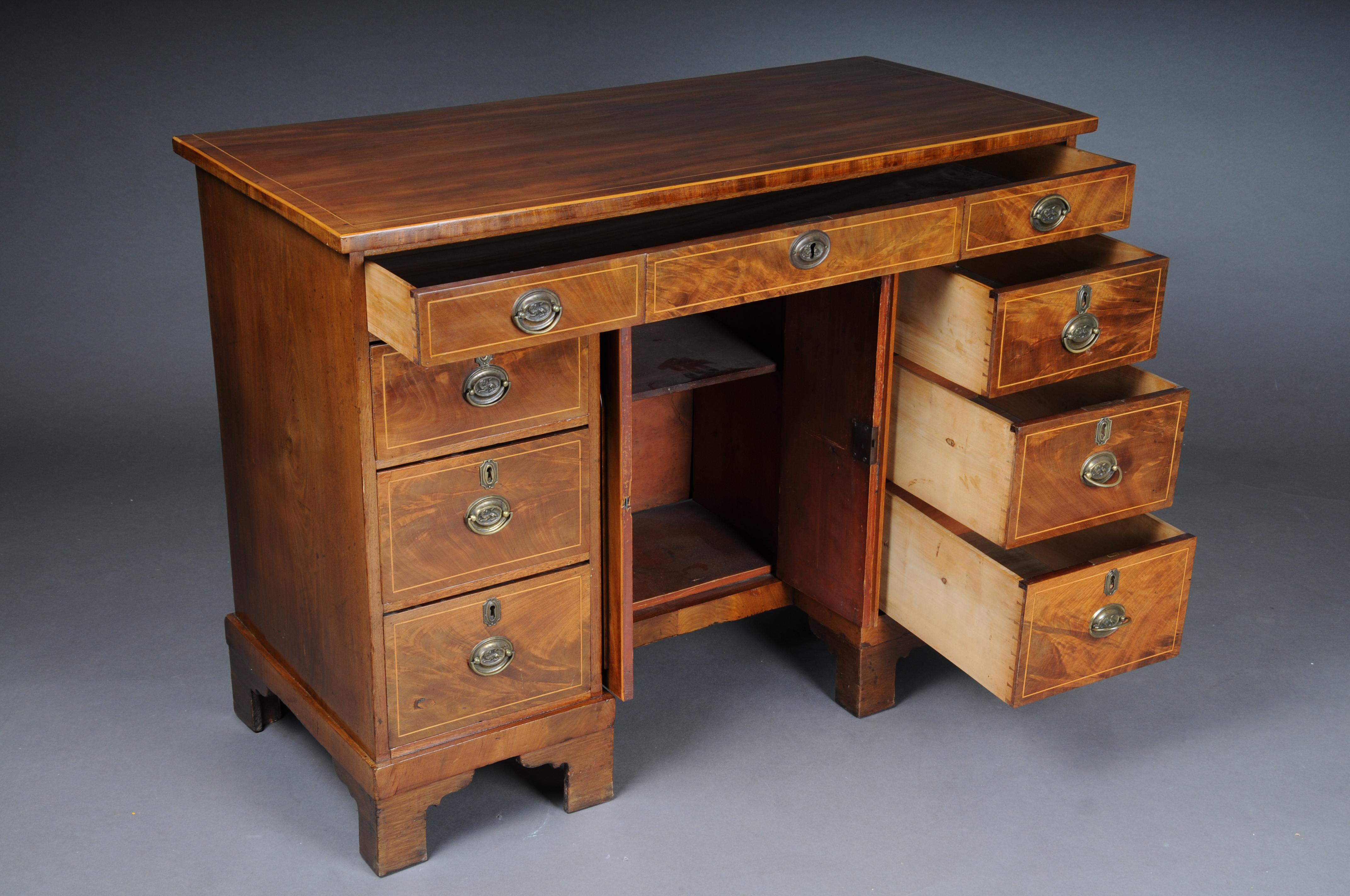 Antique English Victorian Mahogany Desk circa 1880 For Sale 2