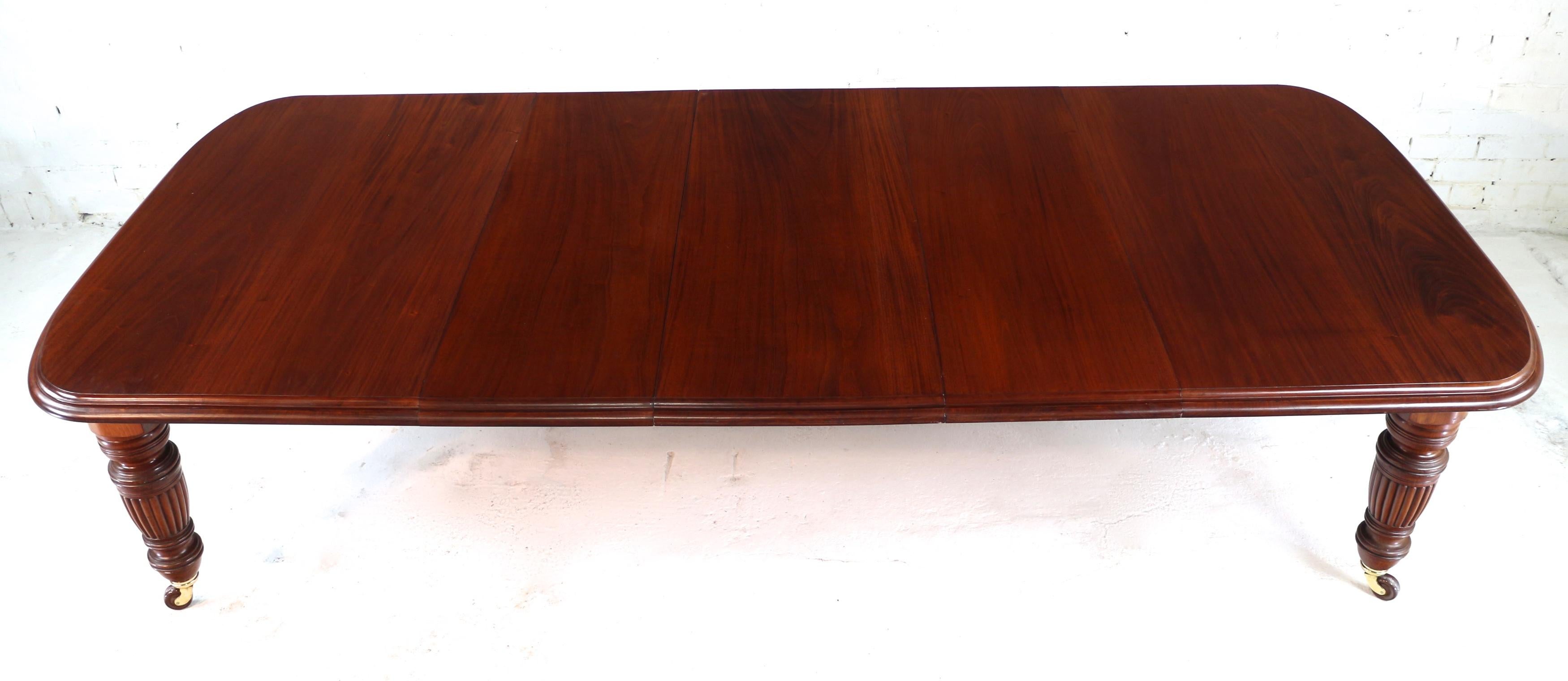 British Antique English Victorian Mahogany Extending Dining Table & 3 Leaves, Seats 12 For Sale