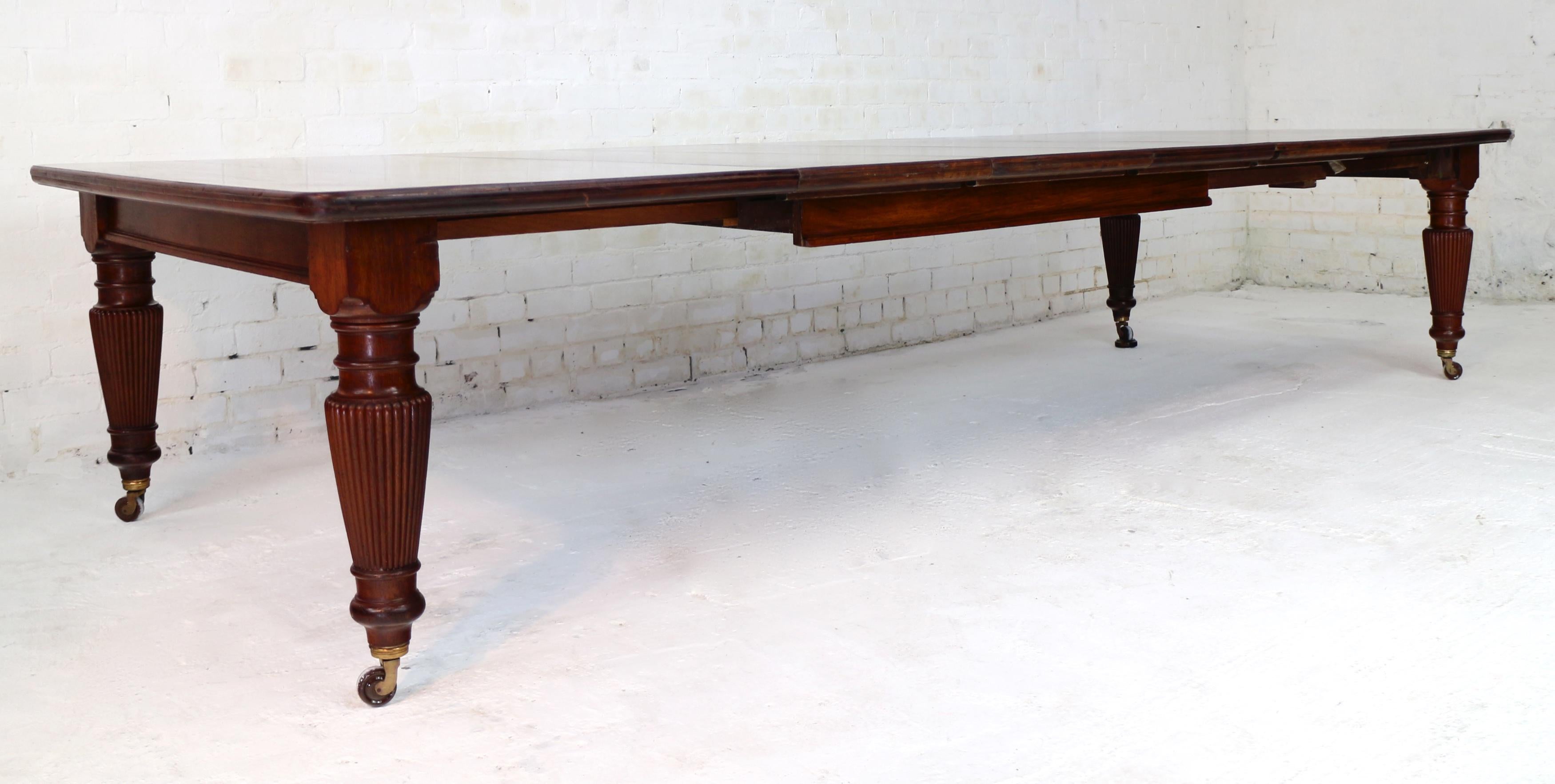 Antique English Victorian Mahogany Extending Dining Table & 4 Leaves 9