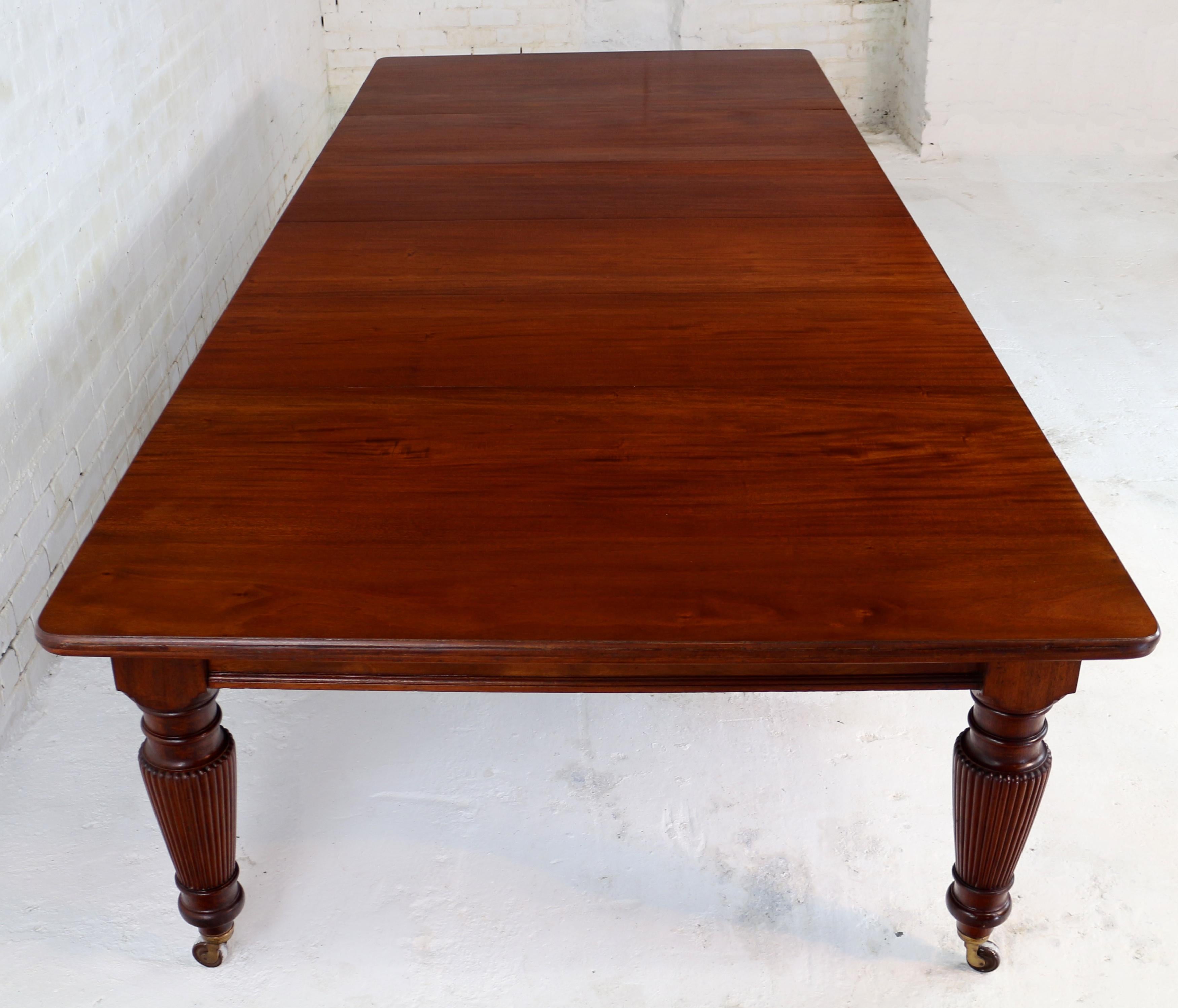 Antique English Victorian Mahogany Extending Dining Table & 4 Leaves 1