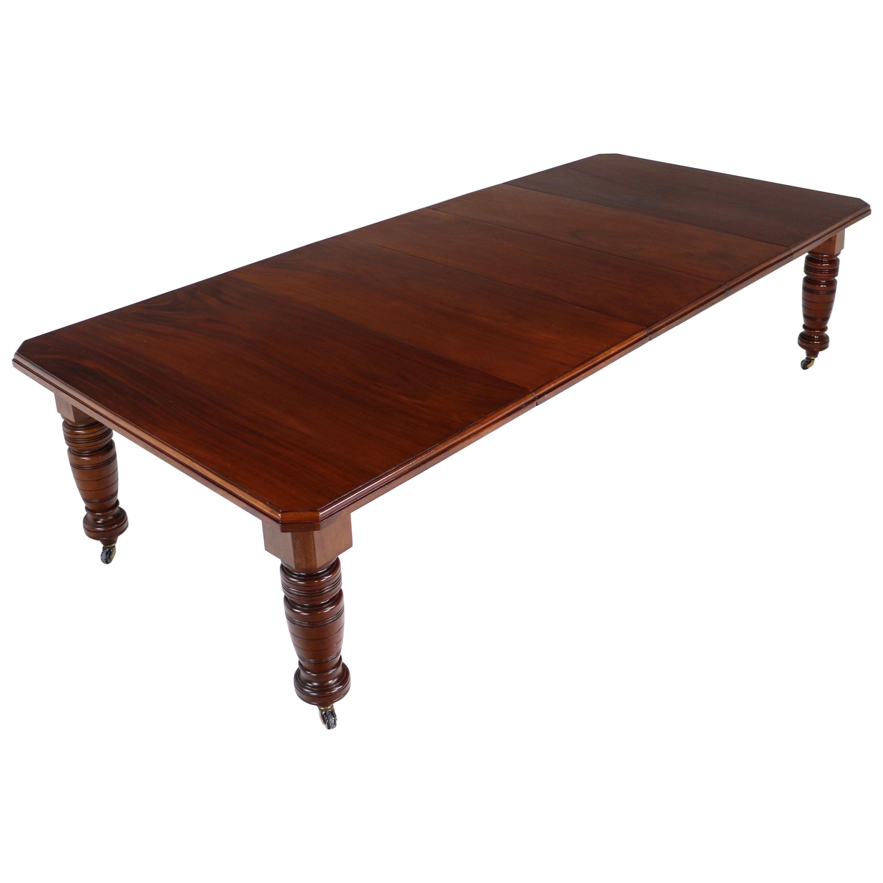 Antique English Victorian Mahogany Extending Dining Table with Three Leaves