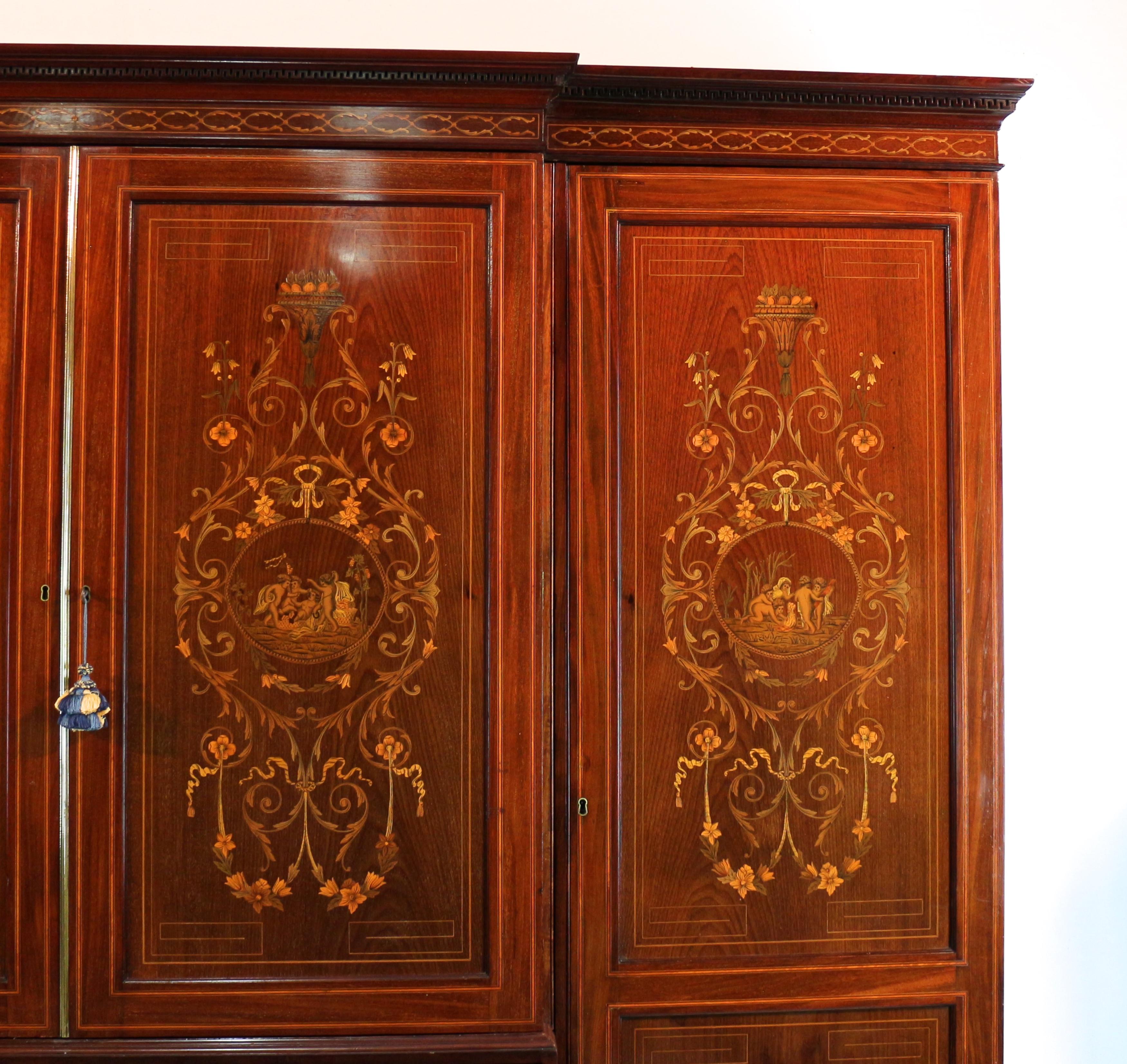 Antique English Victorian Mahogany & Marquetry Inlaid Fitted Wardrobe In Good Condition For Sale In Glasgow, GB