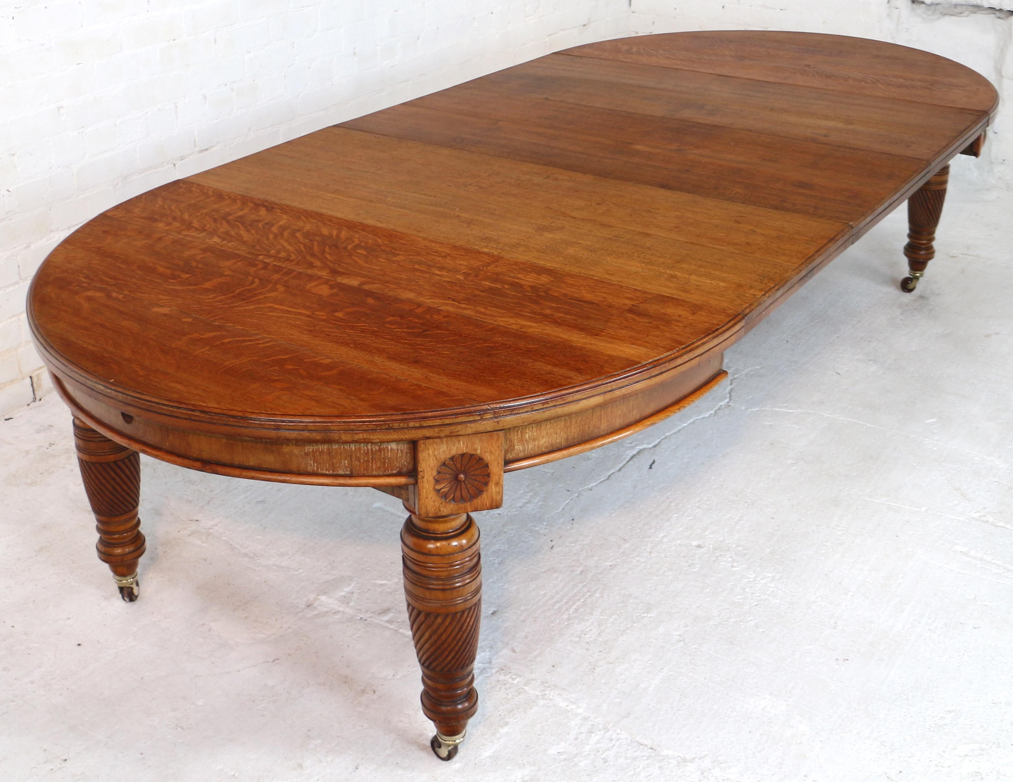 Antique English Victorian Maple & Co. Oak Campaign Dining Table and Leaf Holder In Good Condition In Glasgow, GB